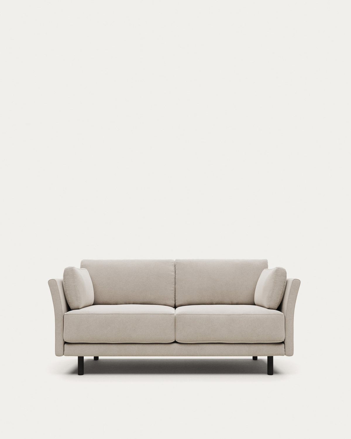 2-Sitzer-Sofa Gilma, schwer entflammbar mit weisser Chenille und Beinen mit schwarzem Finish, 170 cm in Natur präsentiert im Onlineshop von KAQTU Design AG. 2er Sofa ist von Kave Home