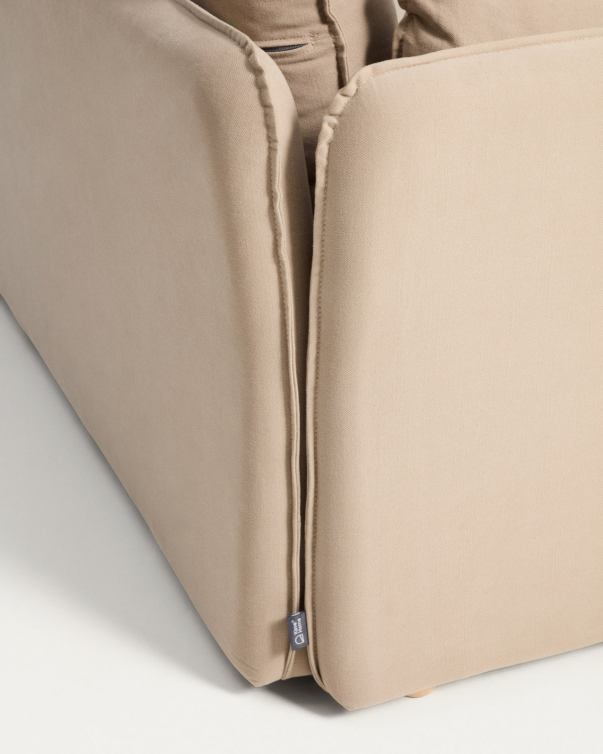 Tanit Schlafsofa beige und Beine aus massivem Buchenholz mit natürlichem Finish 210 cm FSC Mix Credit in Beige präsentiert im Onlineshop von KAQTU Design AG. Bettsofa ist von Kave Home