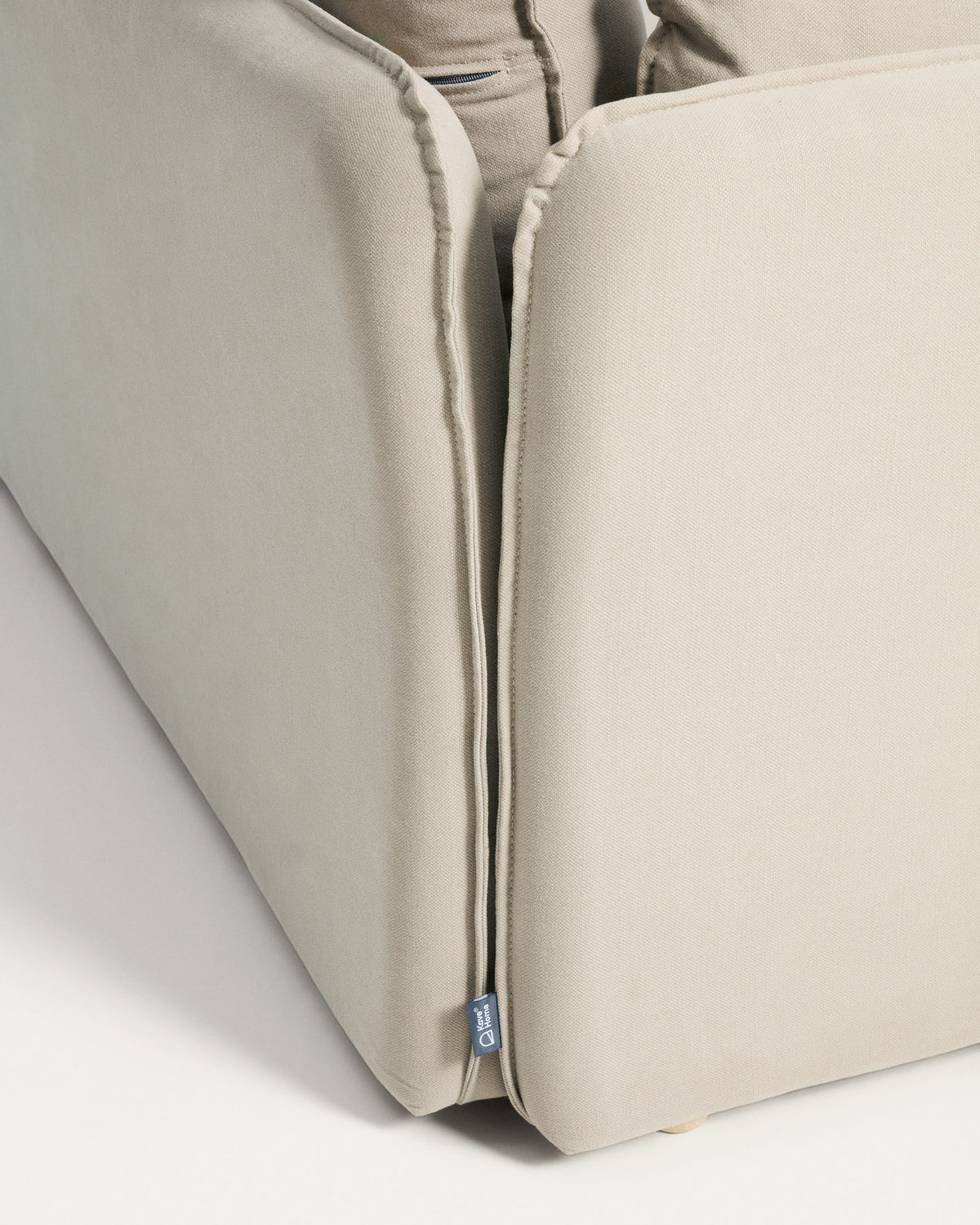 Tanit Schlafsofa weiss und Beine aus massivem Buchenholz mit natürlichem Finish 210 cm FSC Mix Credit in Weiss präsentiert im Onlineshop von KAQTU Design AG. Bettsofa ist von Kave Home