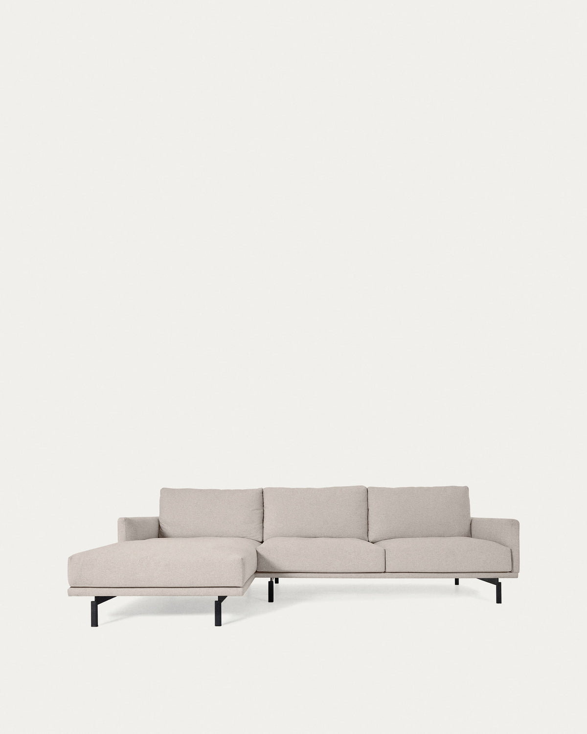 Galene 3-Sitzer Sofa beige mit Chaiselongue links 254 cm FSC Mix Credit in Beige präsentiert im Onlineshop von KAQTU Design AG. L-Sofa links ist von Kave Home