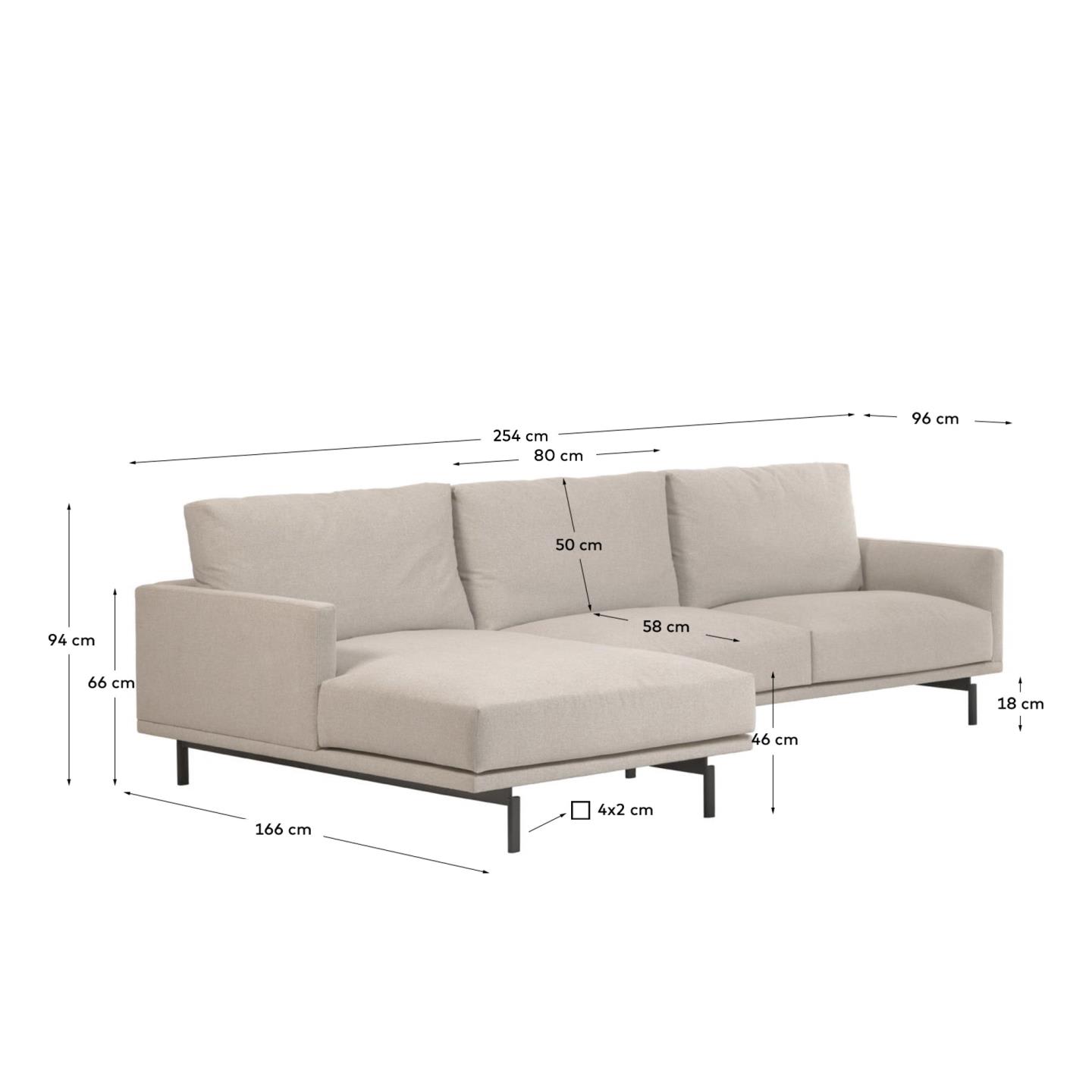 Das Galene 3-Sitzer Sofa in Beige mit linker Chaiselongue von Kave Home bietet stilvollen Komfort auf 254 cm Breite.