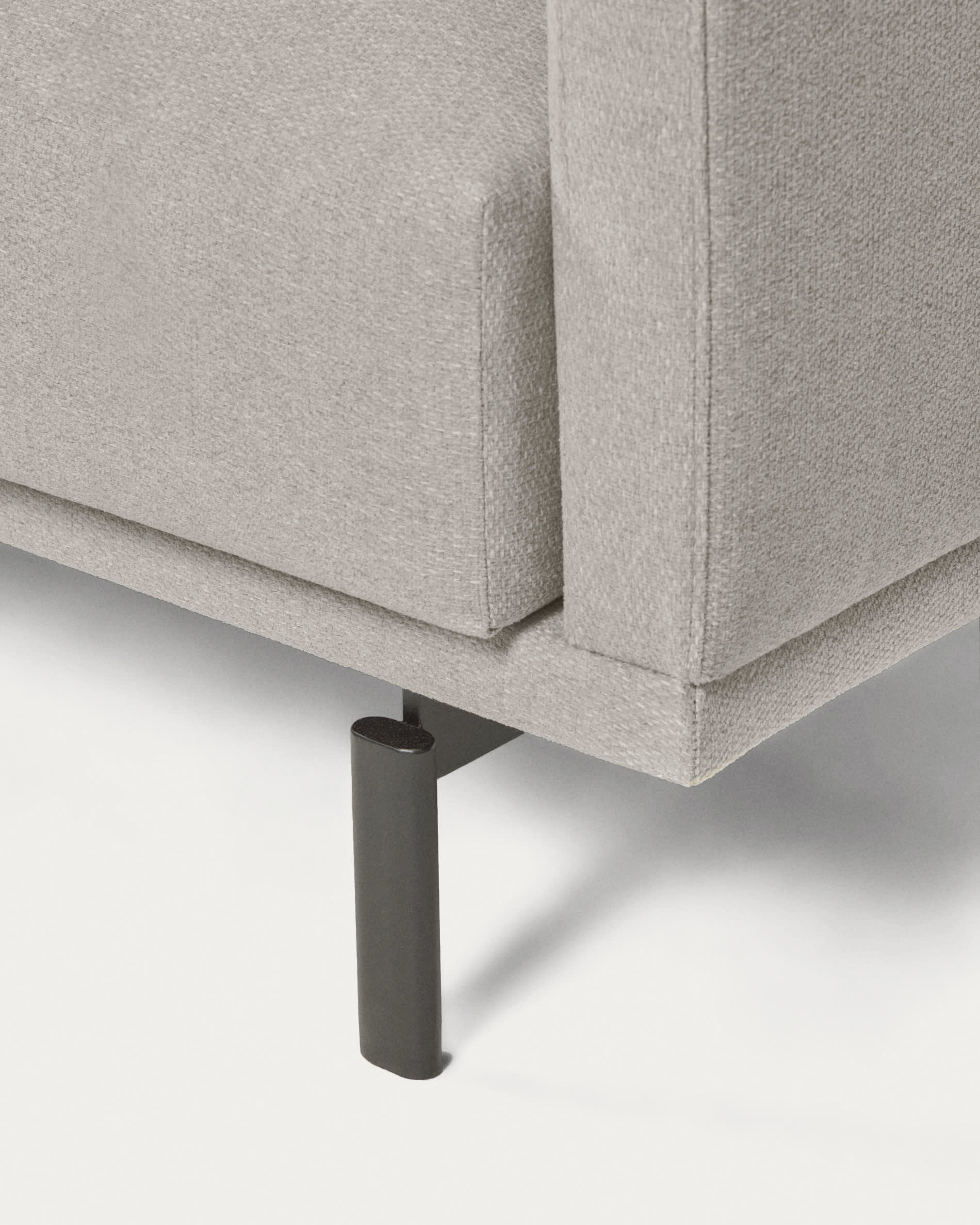 Elegantes Galene 4-Sitzer Sofa in Beige mit rechter Chaiselongue, 314 cm breit, von Kave Home – stilvoll und komfortabel.