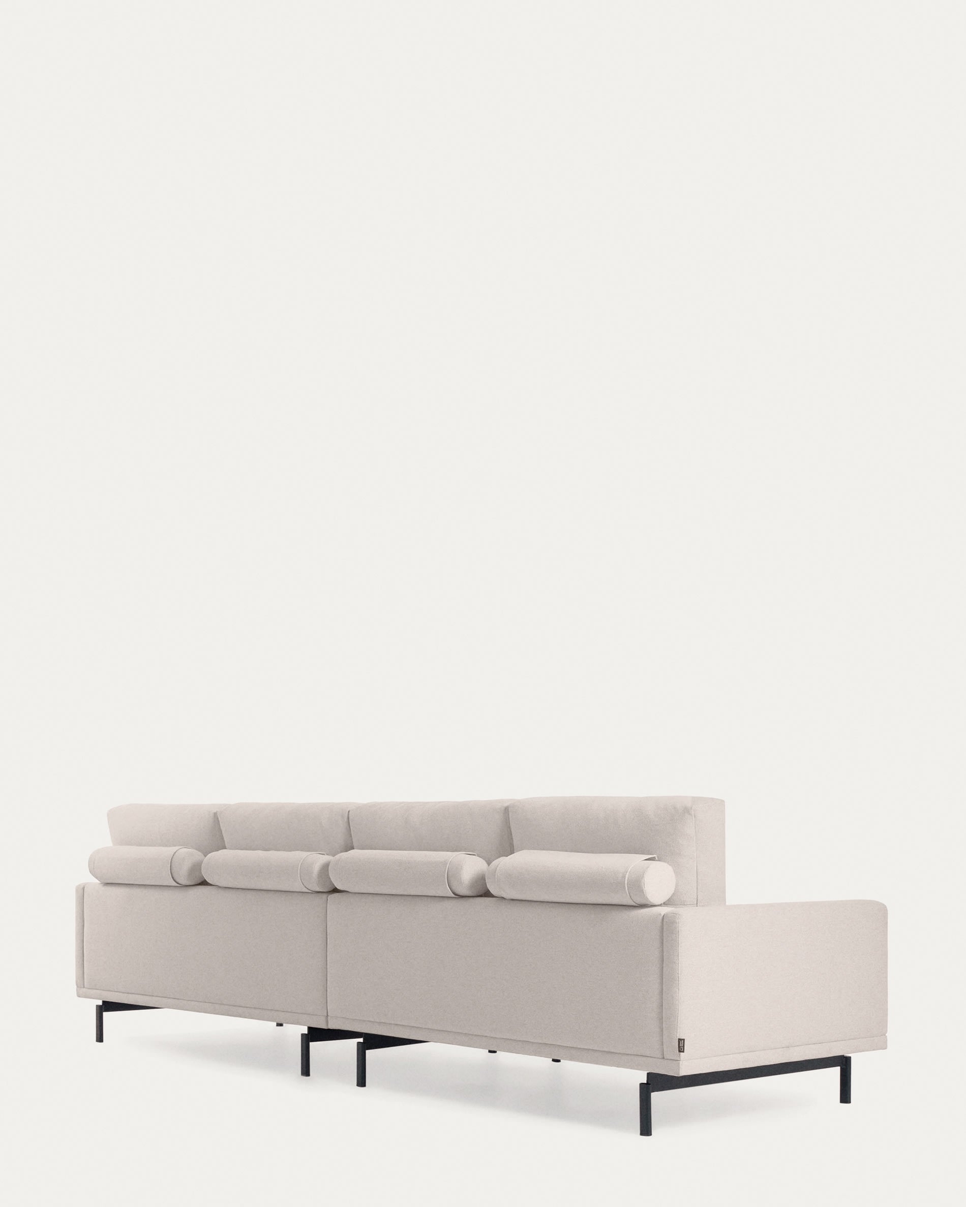 Das Galene 4-Sitzer Sofa in Beige (334 cm) von Kave Home kombiniert modernes Design mit Komfort für Ihr Zuhause.