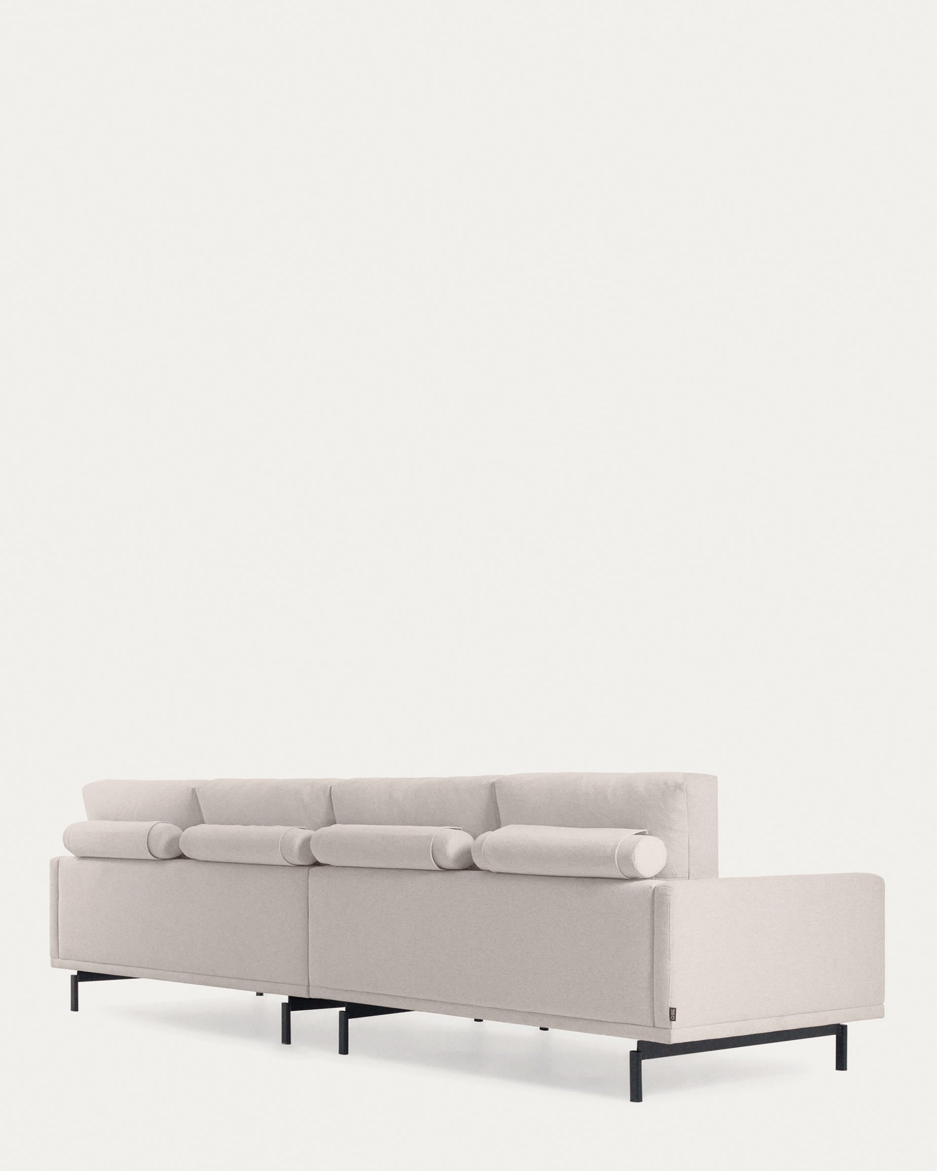 Das Galene 4-Sitzer Sofa in Beige (414 cm) von Kave Home bietet modernes Design und hohen Komfort für Ihr Zuhause.