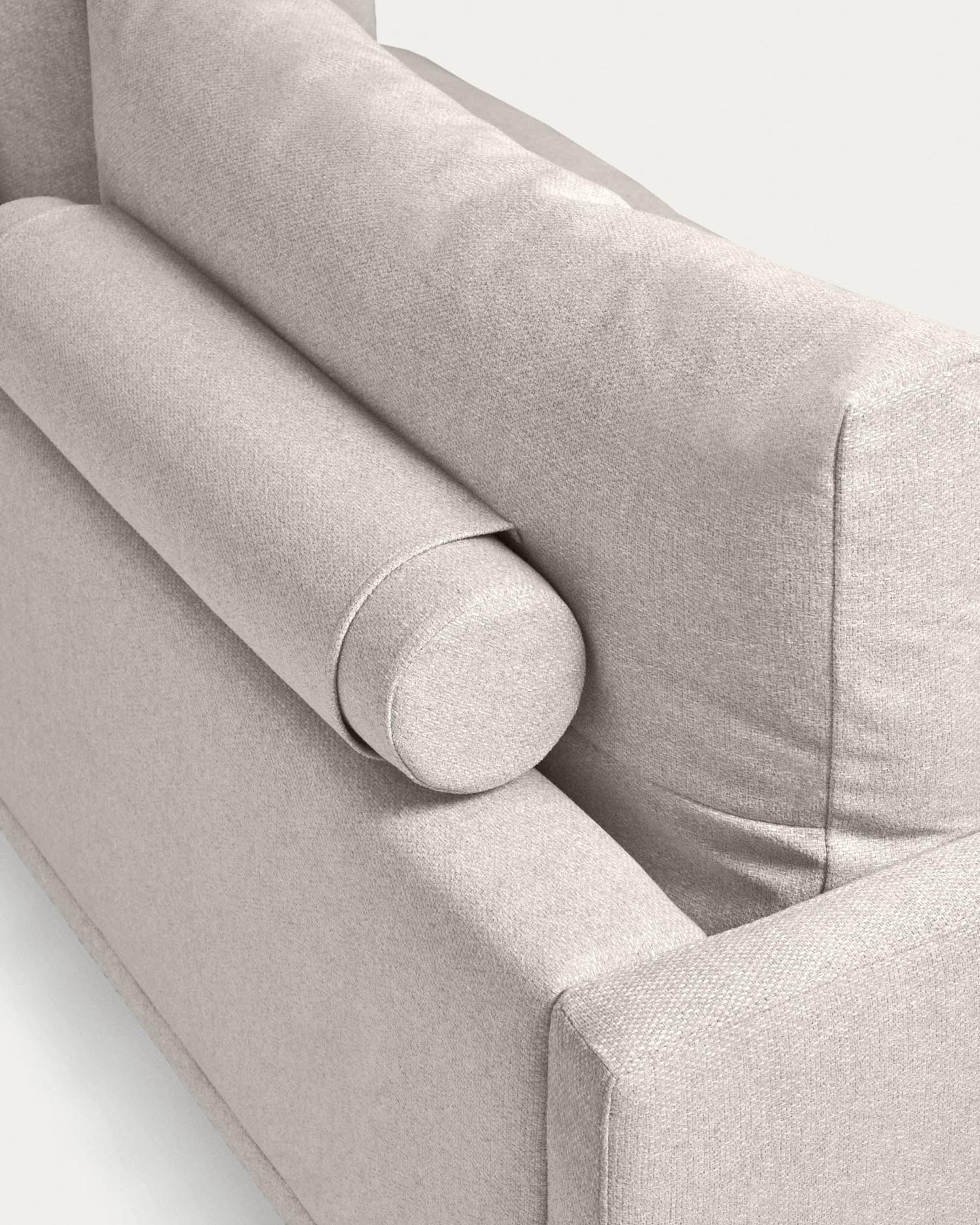 Das Galene 4-Sitzer Sofa in Beige von Kave Home überzeugt mit 414 cm Breite und modernem Design für Ihr Zuhause.