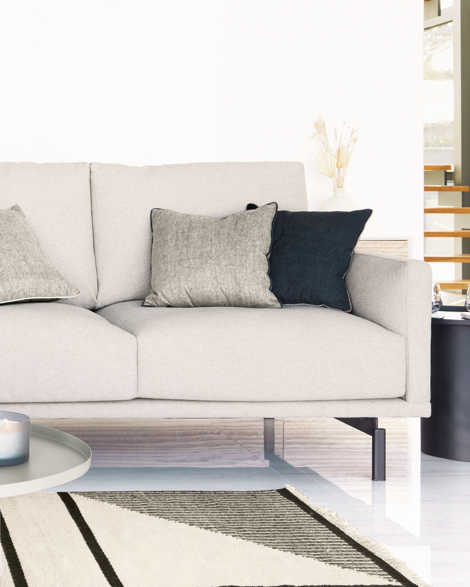Das Galene 4-Sitzer Sofa von Kave Home in Beige (414 cm) kombiniert stilvolles Design mit außergewöhnlichem Komfort.