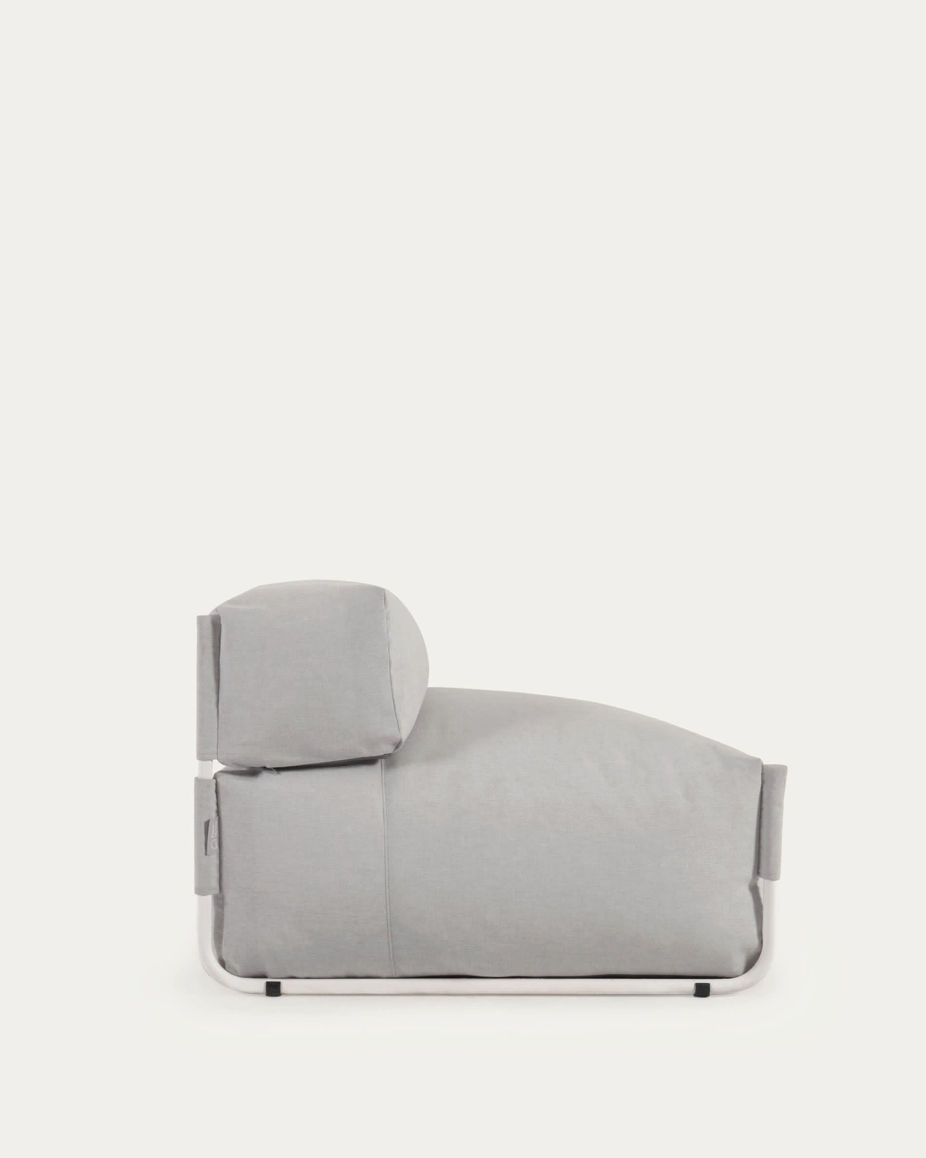 Stylisches Square Pouf Modularsofa in hellgrau mit robuster Rückenlehne. Perfekt für den Außenbereich, wetterfest und individuell anpassbar.