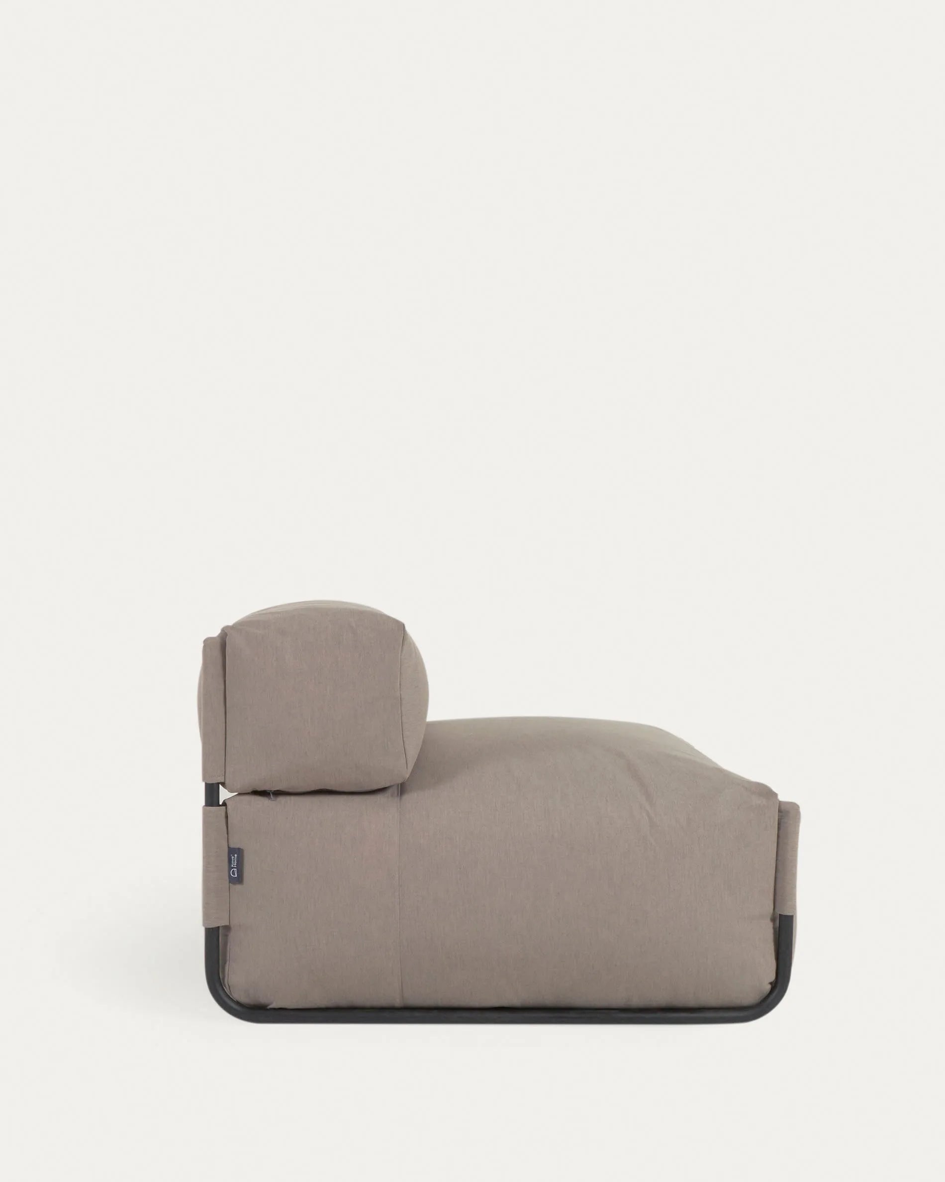 Elegantes, wetterfestes Outdoor-Sofa in Grün mit schwarzem Aluminiumrahmen, modular und komfortabel.