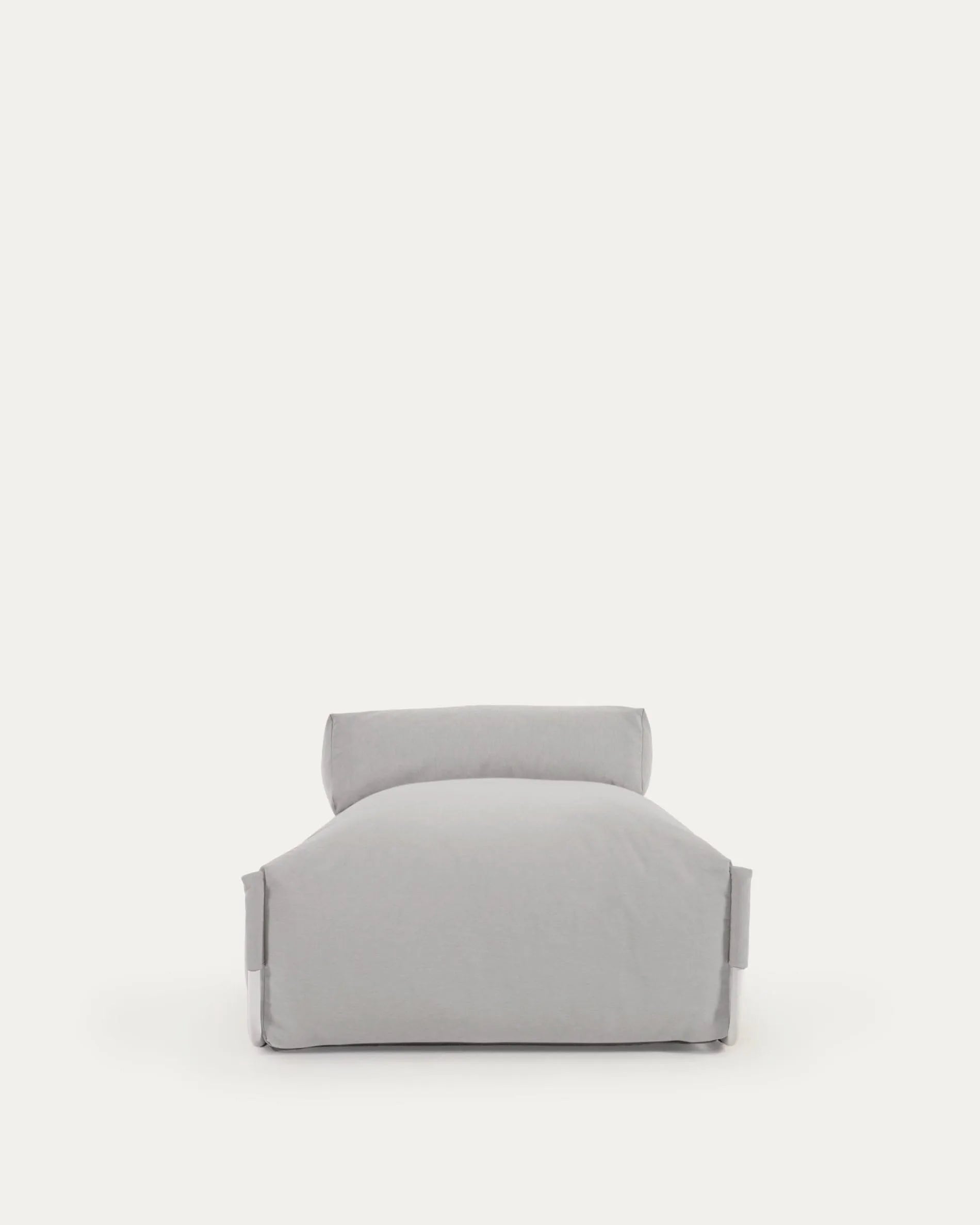 Elegantes Outdoor-Sofa in hellgrau mit weißem Aluminiumrahmen, wetterfest und komfortabel, ideal für stilvolle Entspannung.