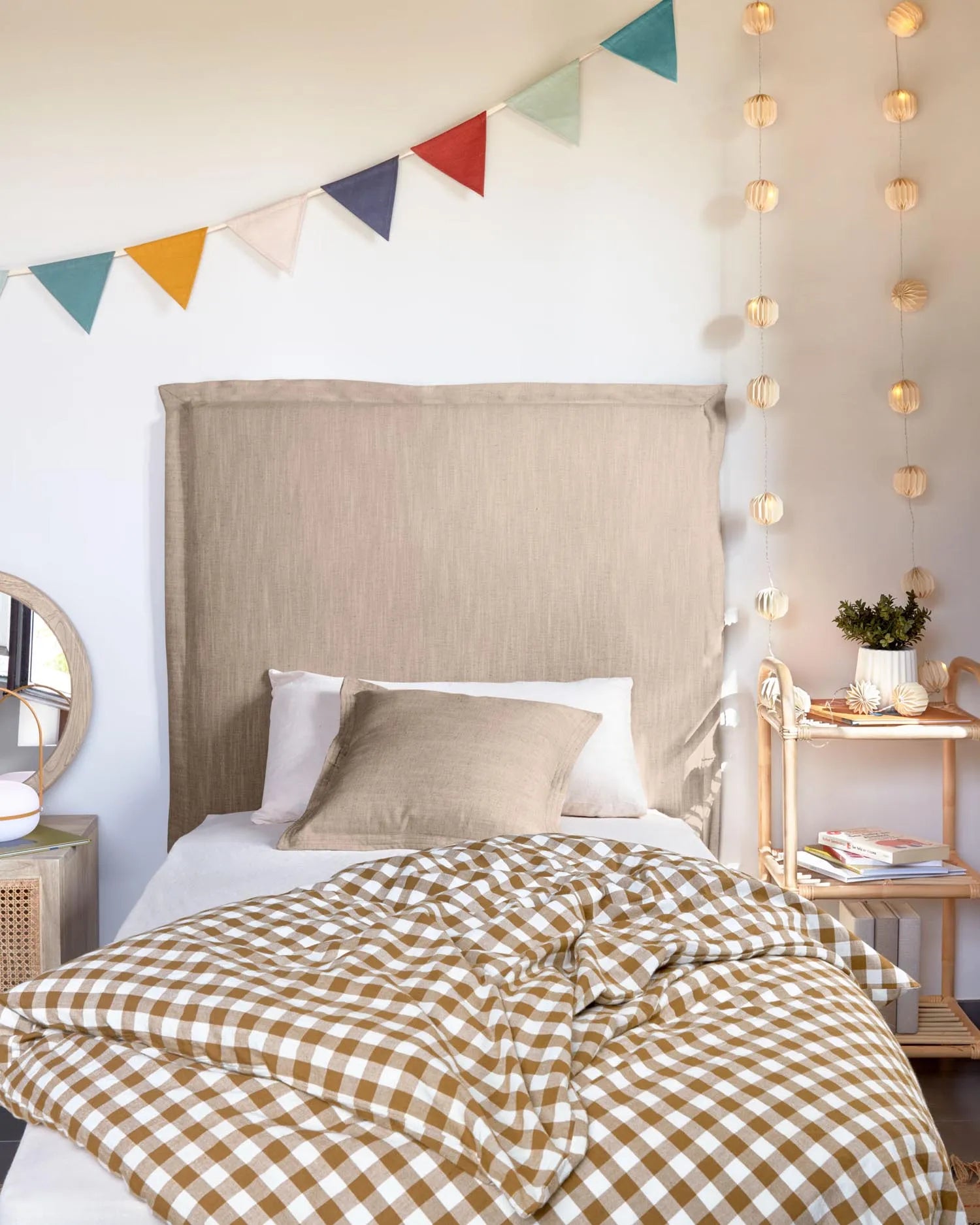 Tanit Bettkopfteil mit abnehmbarem Bezug aus Leinen beige für Bett von 90 cm in Beige präsentiert im Onlineshop von KAQTU Design AG. Zubehör Bett ist von Kave Home