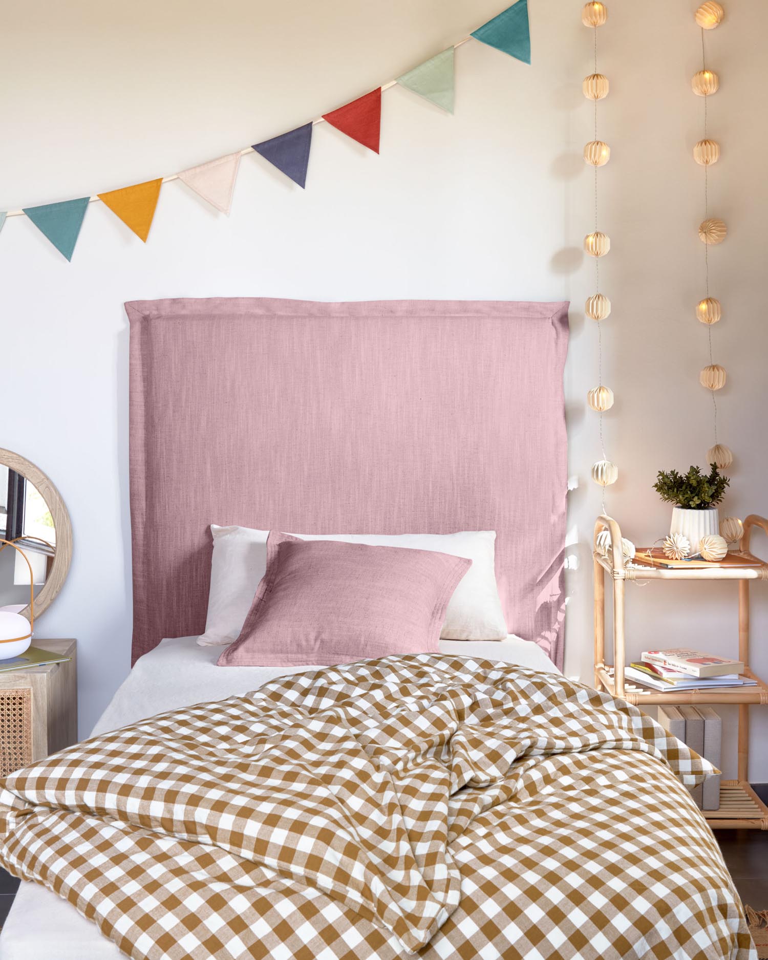 Tanit Bettkopfteil mit abnehmbarem Bezug aus Leinen rosa für Bett von 90 cm in Rosa präsentiert im Onlineshop von KAQTU Design AG. Zubehör Bett ist von Kave Home