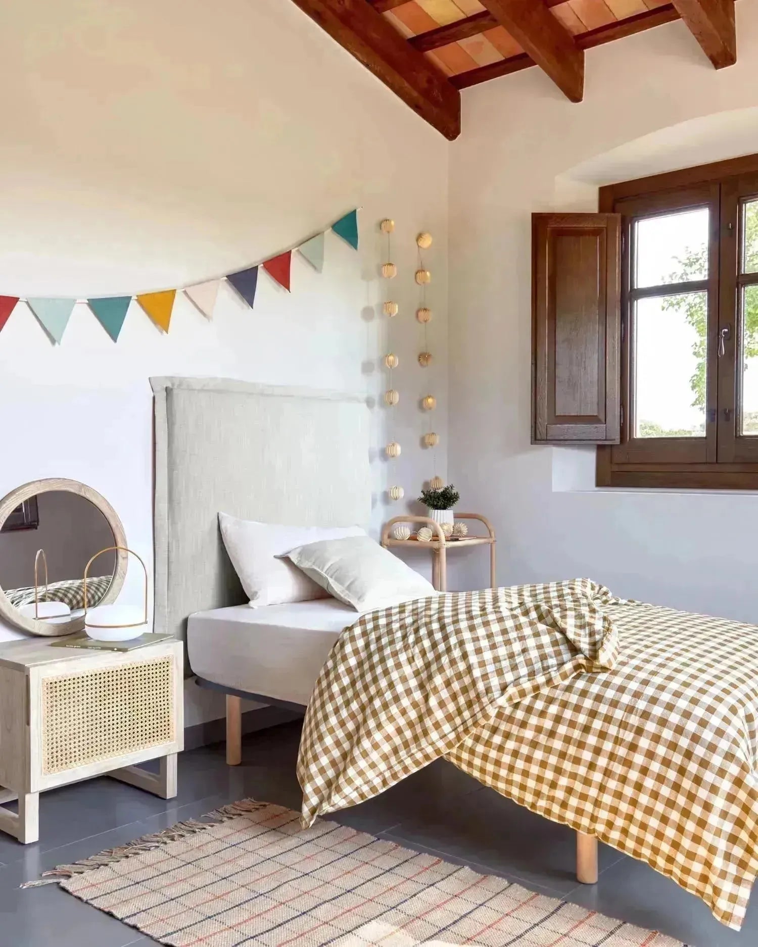 Tanit Bettkopfteil mit abnehmbarem Bezug aus Leinen weiß für Bett von 90 cm in Weiss präsentiert im Onlineshop von KAQTU Design AG. Zubehör Bett ist von Kave Home