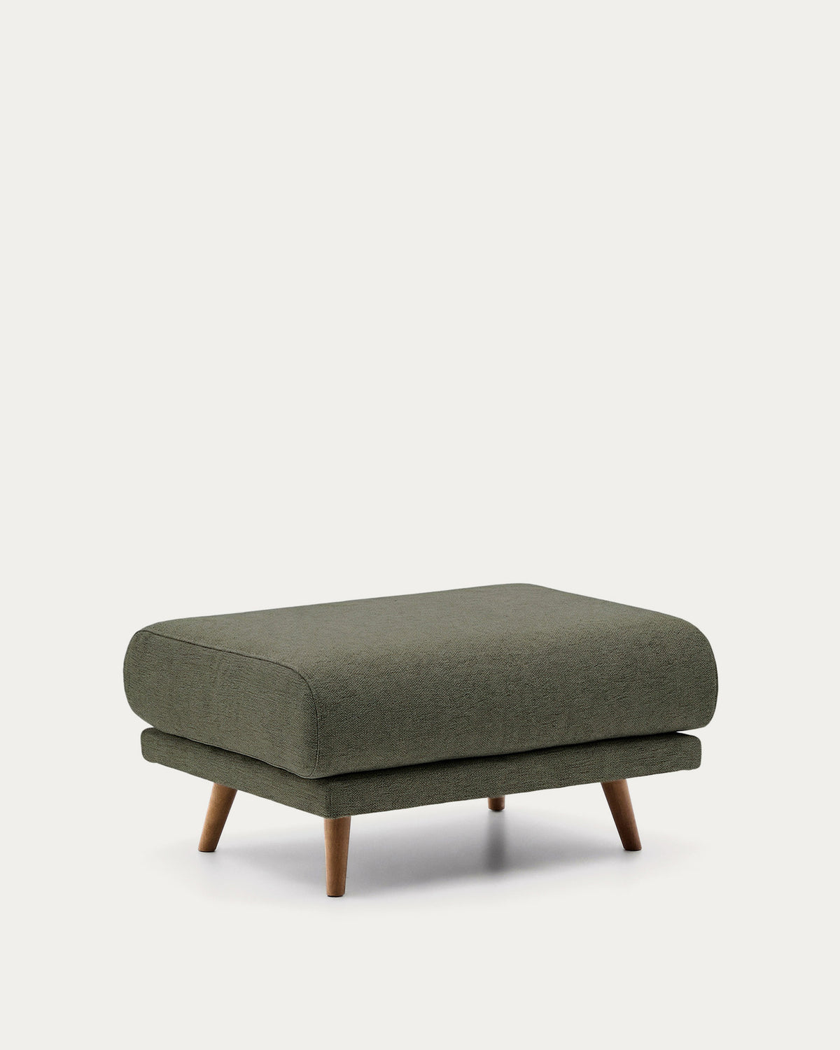 Fussablage Karin aus beiger Chenille und Beinen aus massivem Buchenholz mit walnussfarbener Oberfläche 90 x 70 cm in Dunkelgrün präsentiert im Onlineshop von KAQTU Design AG. Pouf ist von Kave Home