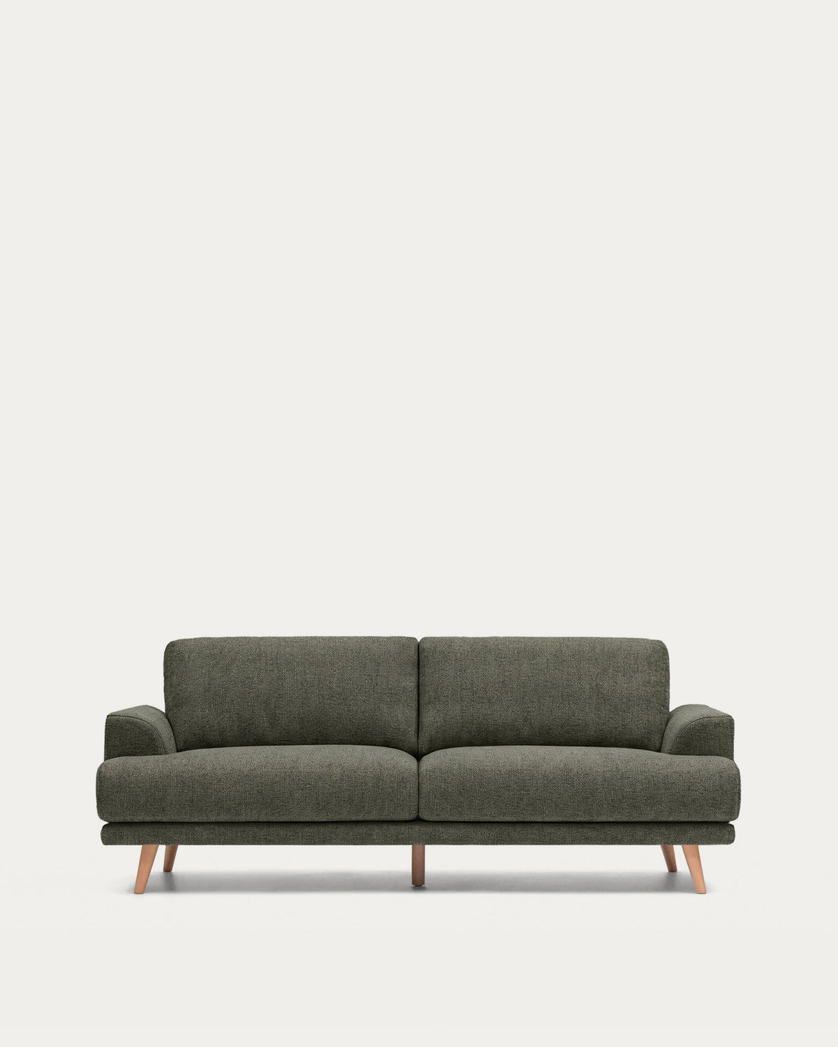 2-Sitzer-Sofa Karin aus dunkelgrüner Chenille mit Beinen aus massivem Buchenholz mit Finish in natürlichem Farbton 210 cm in Dunkelgrün präsentiert im Onlineshop von KAQTU Design AG. 2er Sofa ist von Kave Home