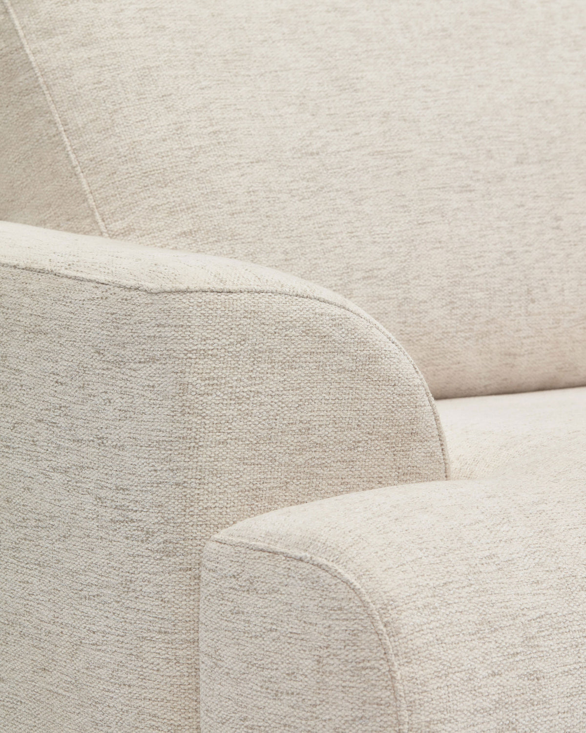 2-Sitzer-Sofa Karin aus beiger Chenille mit Beinen aus massivem Buchenholz mit Finish in natürlichem Farbton 211 cm in Beige präsentiert im Onlineshop von KAQTU Design AG. 2er Sofa ist von Kave Home