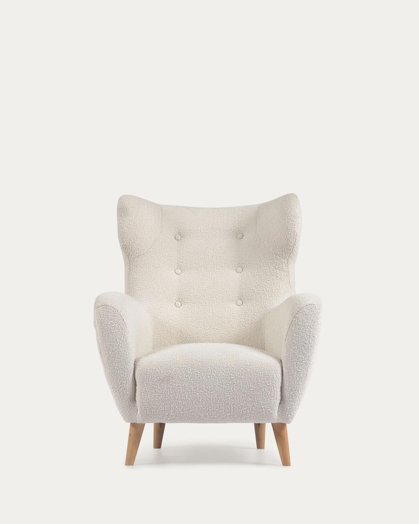 Patio Sessel mit Bouclé-Polsterung in Weiß und Beinen aus massivem Buchenholz natur FSC Mix Credit in Weiß präsentiert im Onlineshop von KAQTU Design AG. Sessel ist von Kave Home