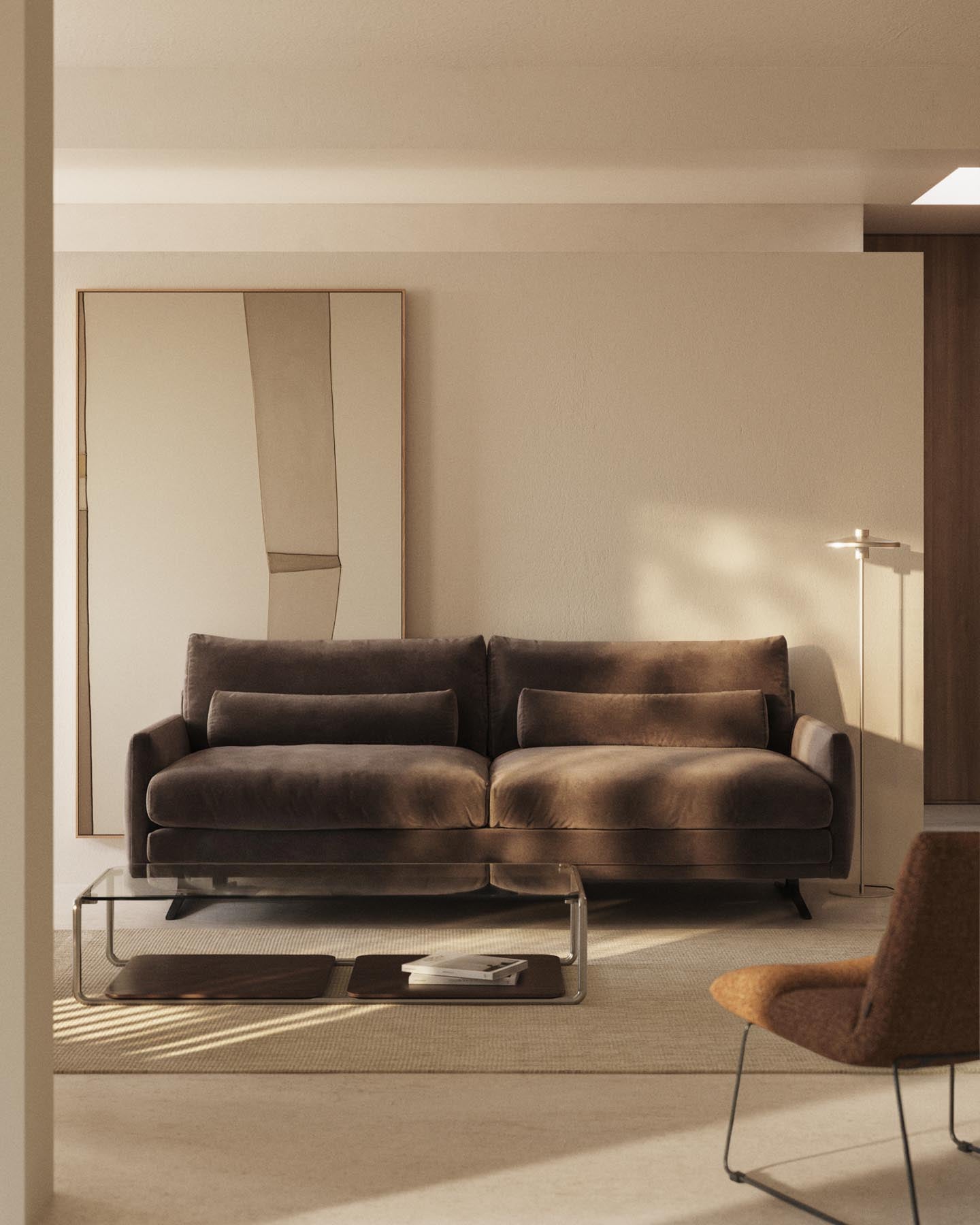 3-Sitzer-Sofa Veliro aus schokoladenbraunem Samt mit Stahlbeinen in schwarzer Ausführung, 240 cm FSC Mix Credit in Dunkelbraun präsentiert im Onlineshop von KAQTU Design AG. 3er Sofa ist von Kave Home