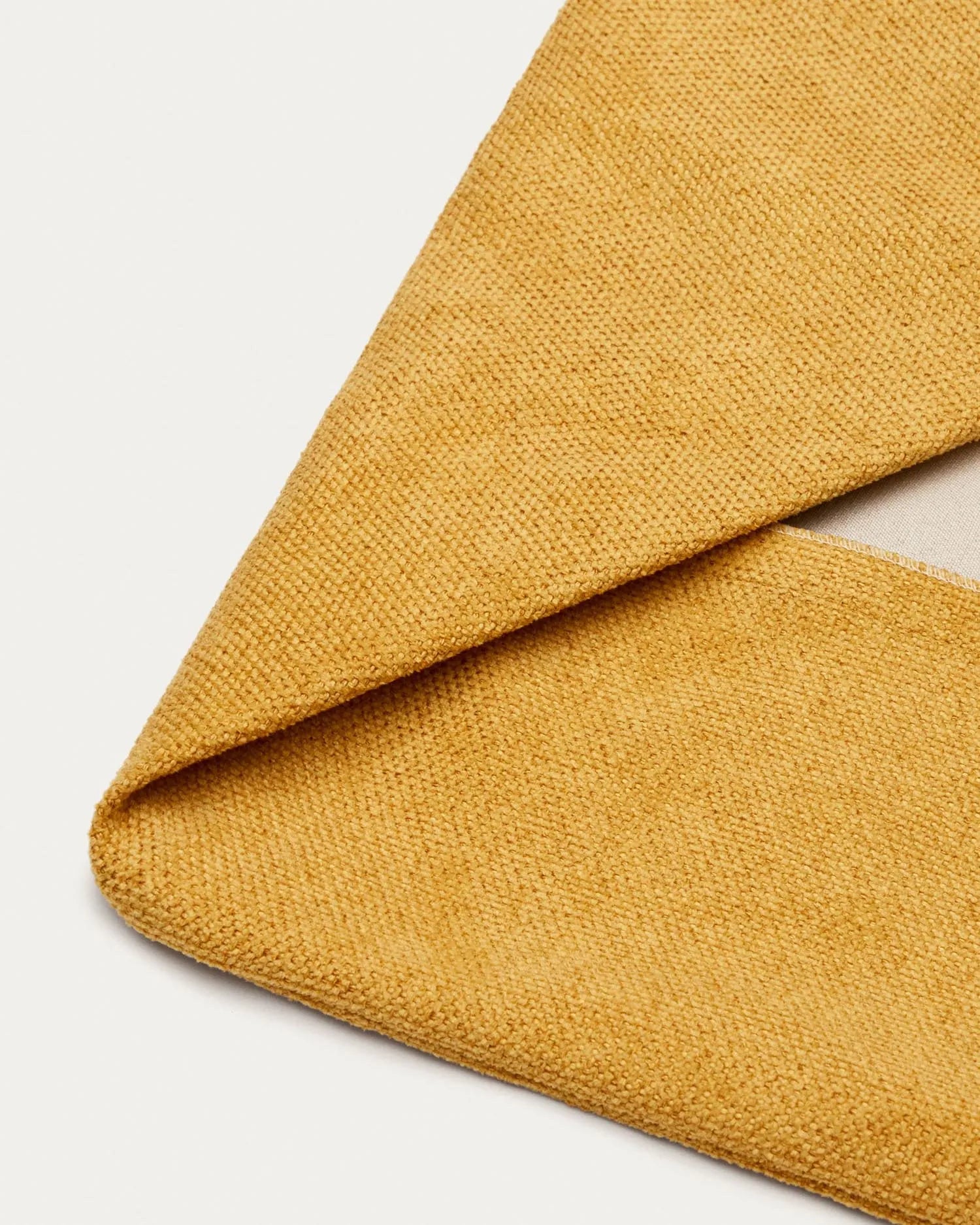 Eleganter senfgelber Bezug (73x98 cm) für Haustierbetten, pflegeleicht und stilvoll, schützt und verschönert jeden Raum.