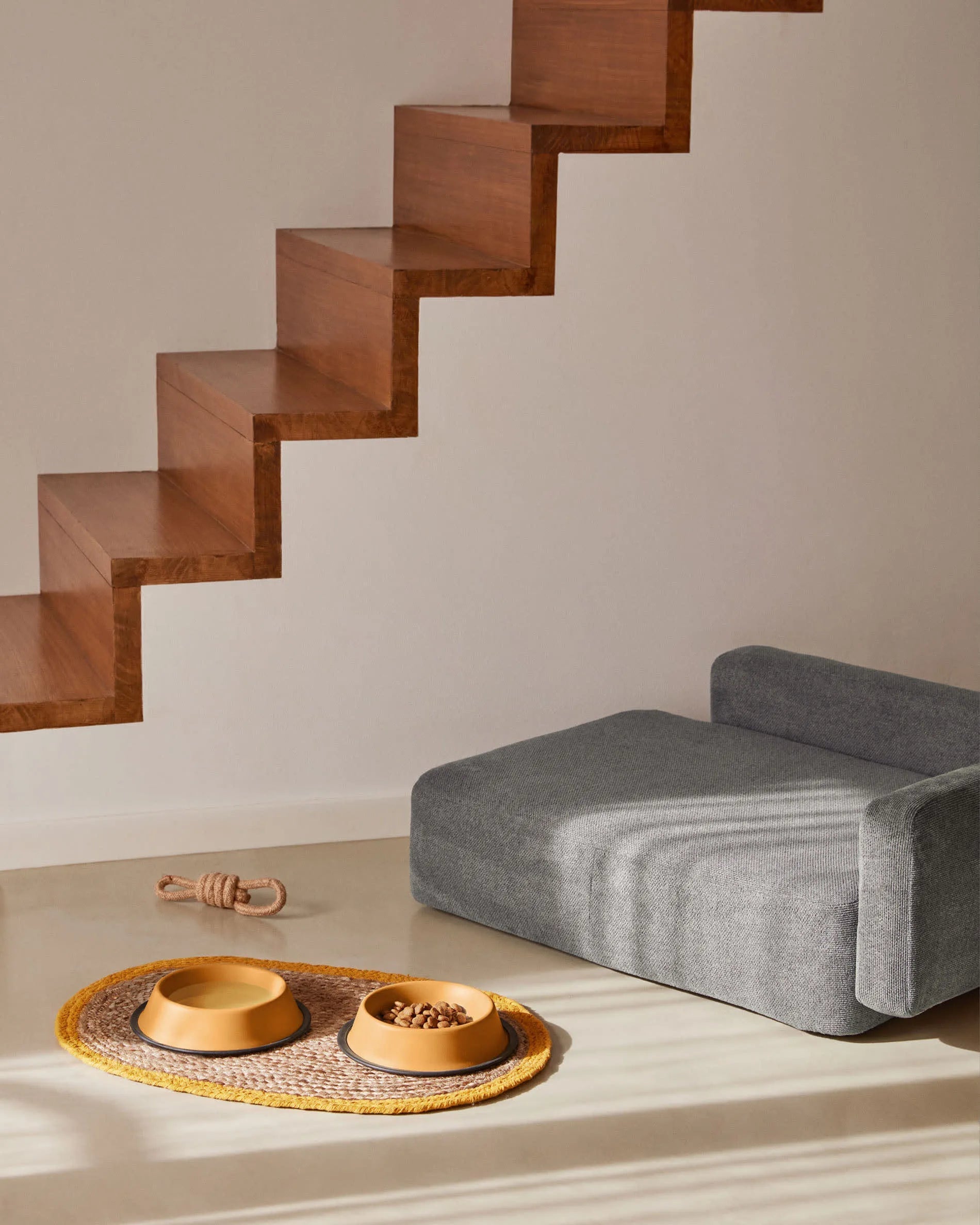 Eleganter dunkelgrauer Bezug Bowie von Kave Home, 63x80 cm, ideal für kleine Haustierbetten, stilvoll und hochwertig.