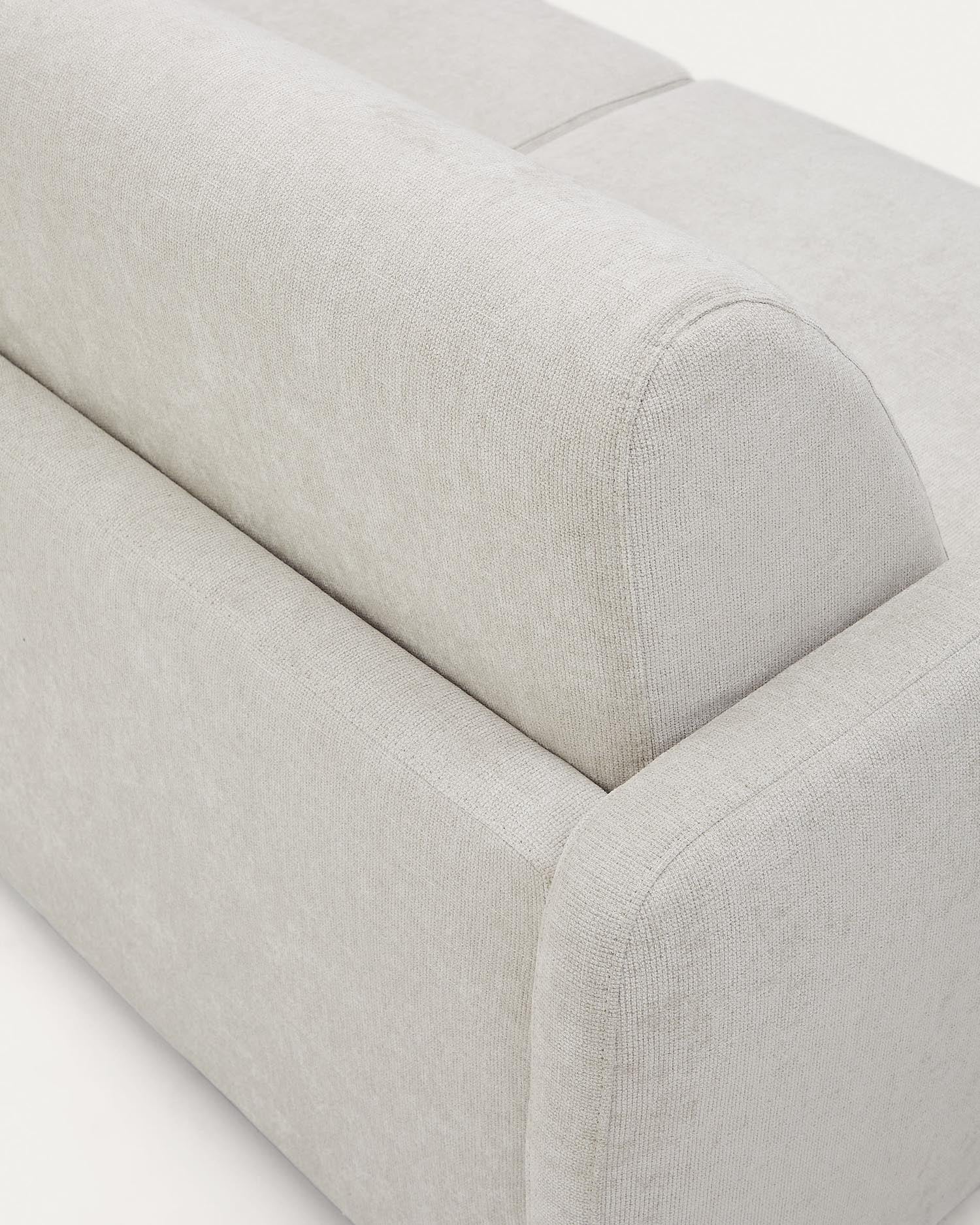 Das Nuala Schlafsofa von Kave Home, 2-Sitzer, 184 cm, in Perlweiß, kombiniert modernes Design mit Funktionalität.