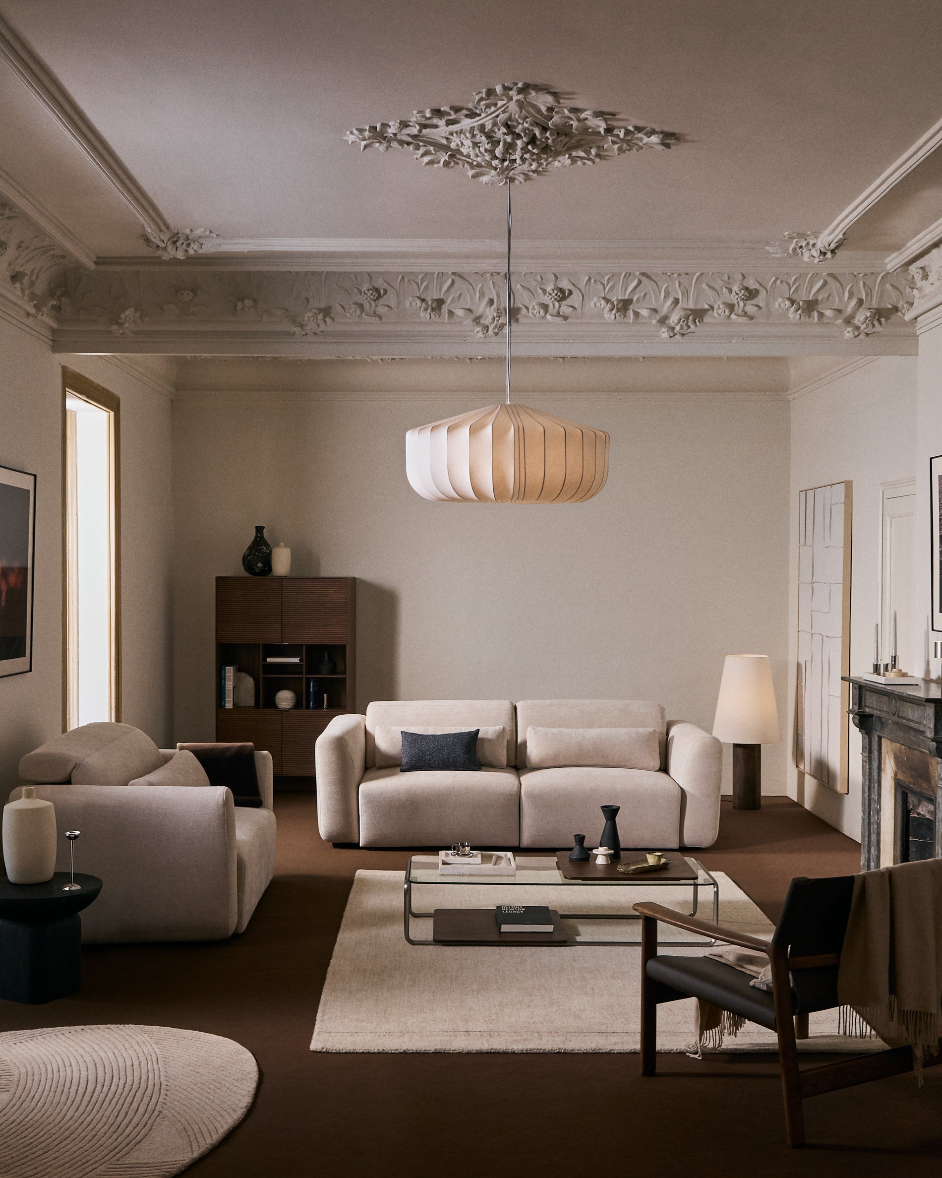 2-Sitzer-Sofa Lares mit elektrisch ausfahrbaren Sitzen und verstellbarer Kopfstütze in beiger Chenille, 150 cm in Beige präsentiert im Onlineshop von KAQTU Design AG. 2er Sofa ist von Kave Home