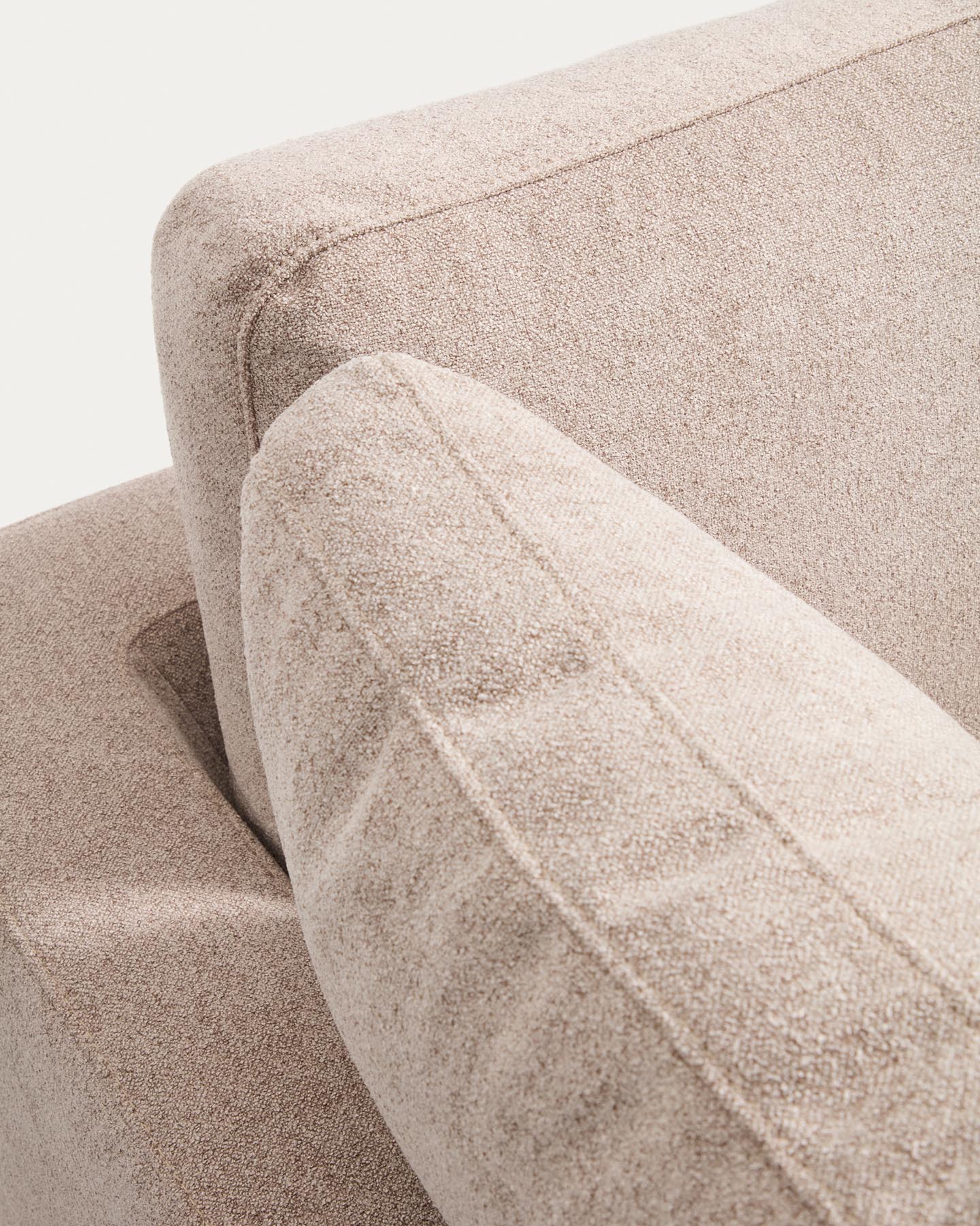 4-Sitzer-Sofa Gala aus Microbouclé mit Chaiselongue links in Beige, FSC Mix Credit, 300 cm in Beige präsentiert im Onlineshop von KAQTU Design AG. L-Sofa links ist von Kave Home