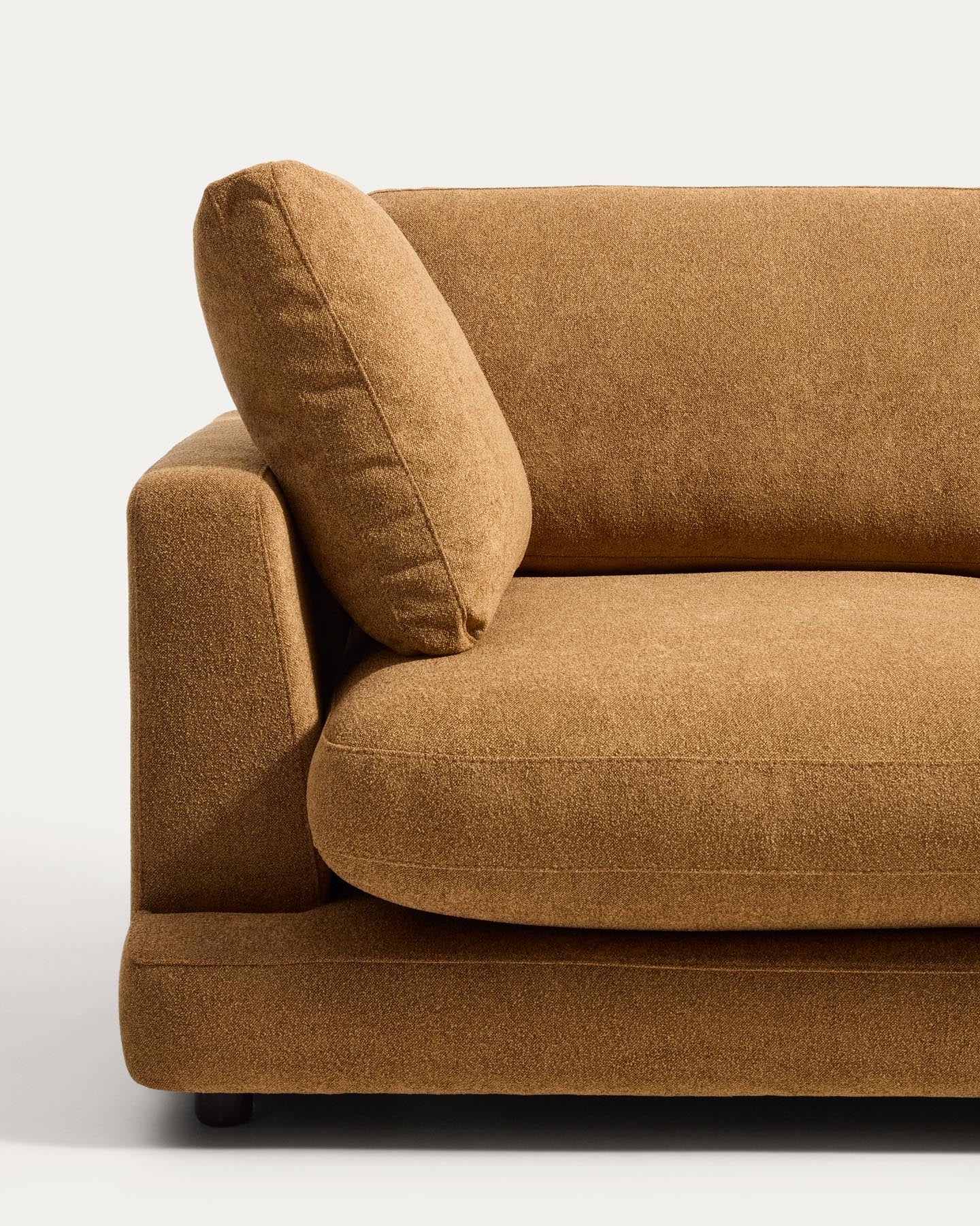 4-Sitzer-Sofa Gala aus Microbouclé mit Chaiselongue rechts in Senfgelb, FSC Mix Credit, 300 cm in Senfgelb präsentiert im Onlineshop von KAQTU Design AG. L-Sofa rechts ist von Kave Home