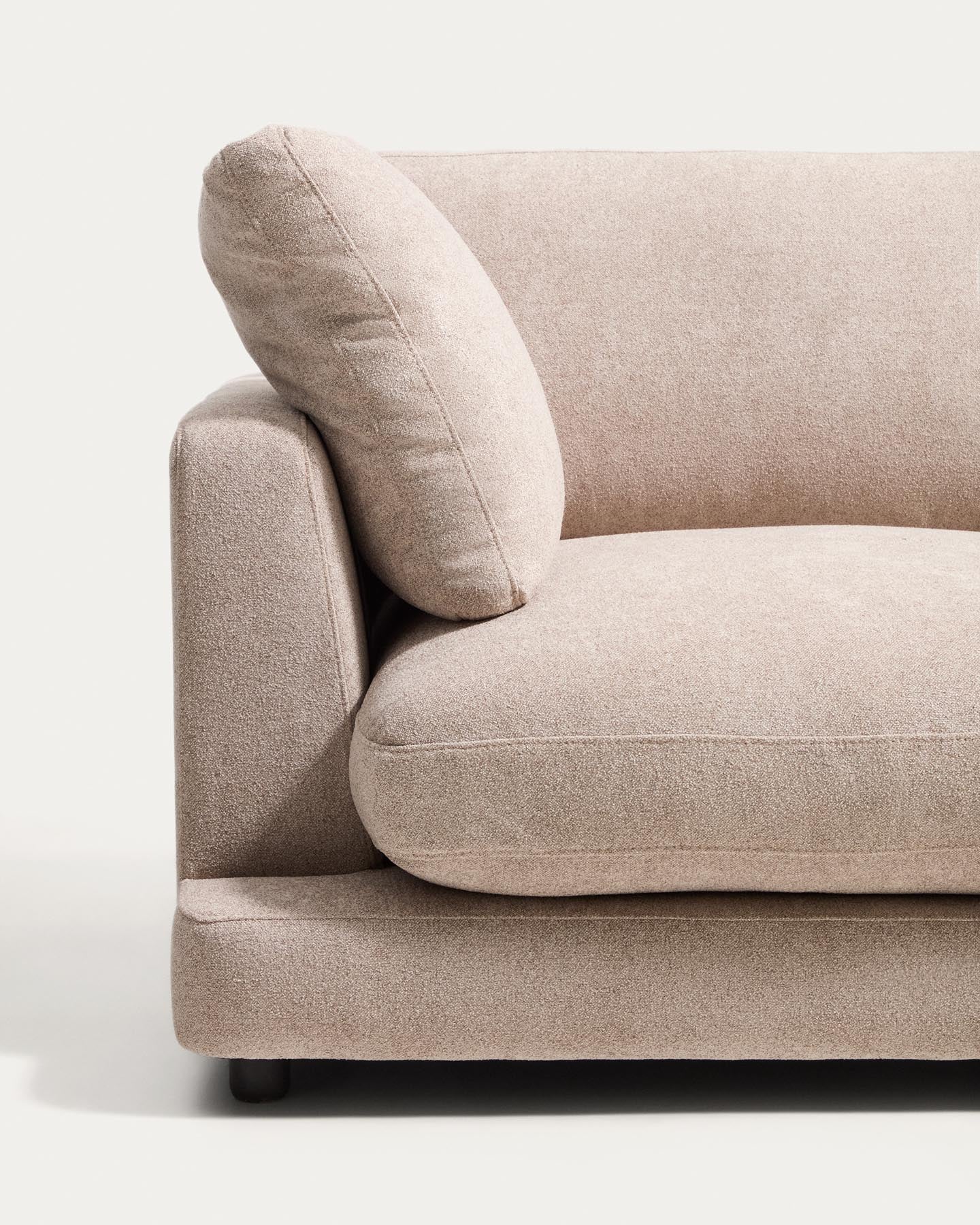 6-Sitzer-Ecksofa Gala aus beigem Microbouclé, FSC Mix Credit, 300 x 300 cm in Beige präsentiert im Onlineshop von KAQTU Design AG. Ecksofa ist von Kave Home