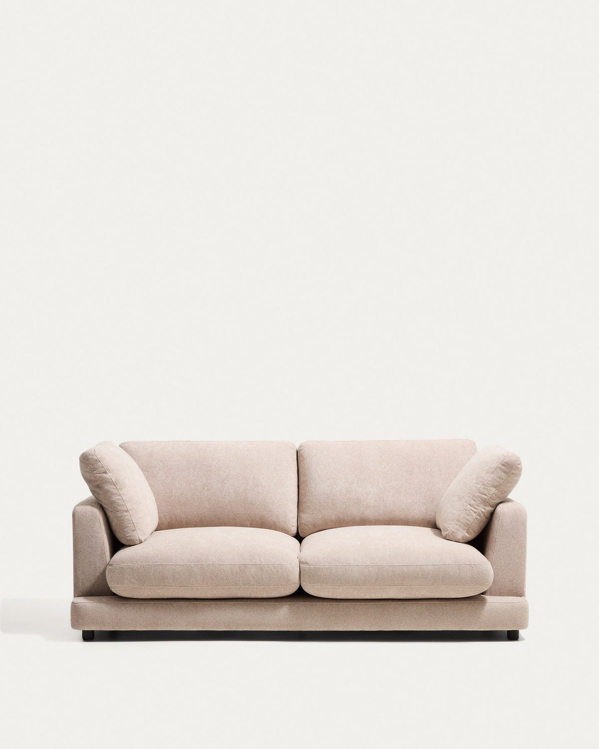 3-Sitzer-Sofa Gala aus beigem Microbouclé, FSC Mix Credit, 210 cm in Beige präsentiert im Onlineshop von KAQTU Design AG. 3er Sofa ist von Kave Home