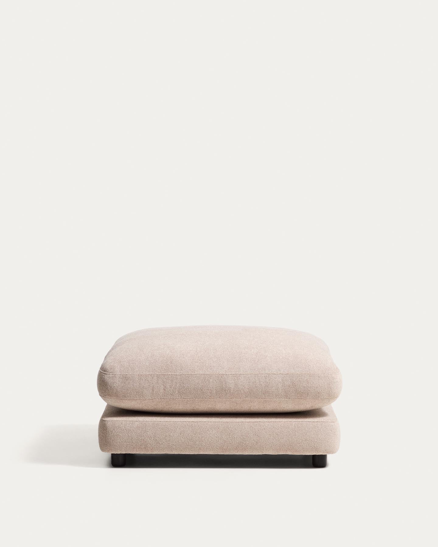 Repose-pieds Gala en microbouclé beige, FSC Mix Credit, 90 x 90 cm