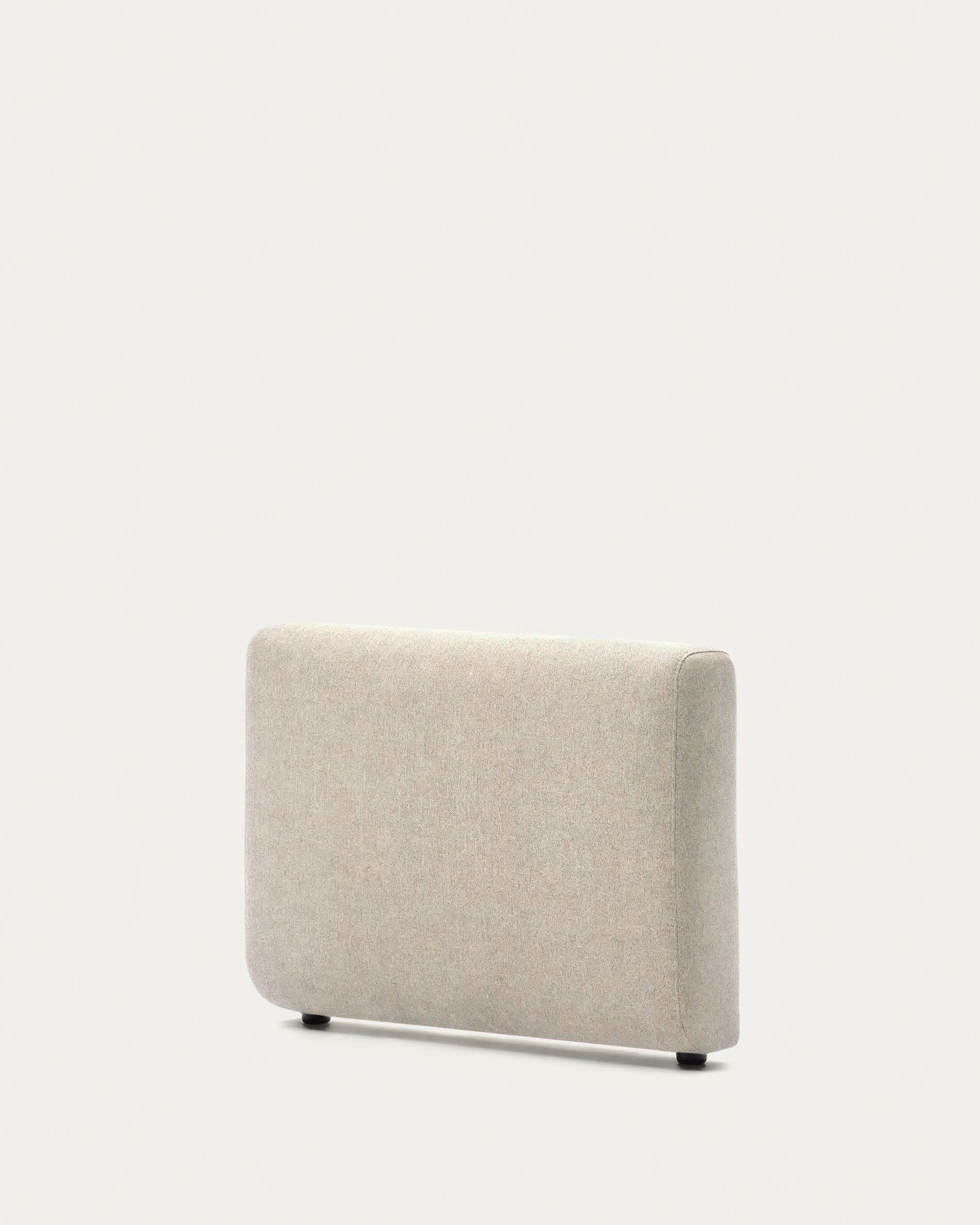 Die Neom Armlehne in Beige von Kave Home bietet stilvolles Design aus FSC-zertifiziertem Holz für nachhaltiges Wohnen.