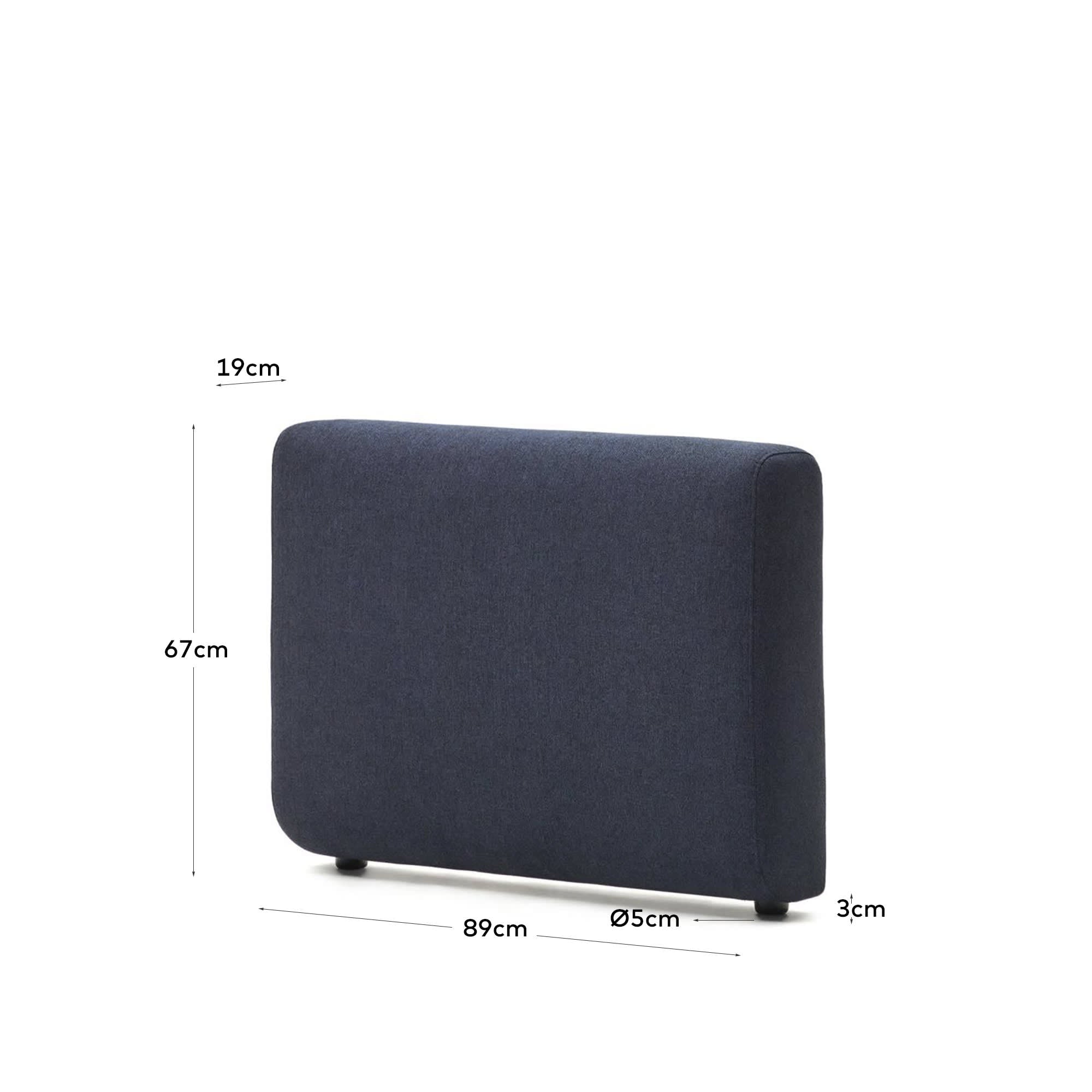 Die Neom Armlehne in Blau von Kave Home kombiniert modernes Design mit nachhaltigem FSC-Mix-Holz für stilvolle Räume.