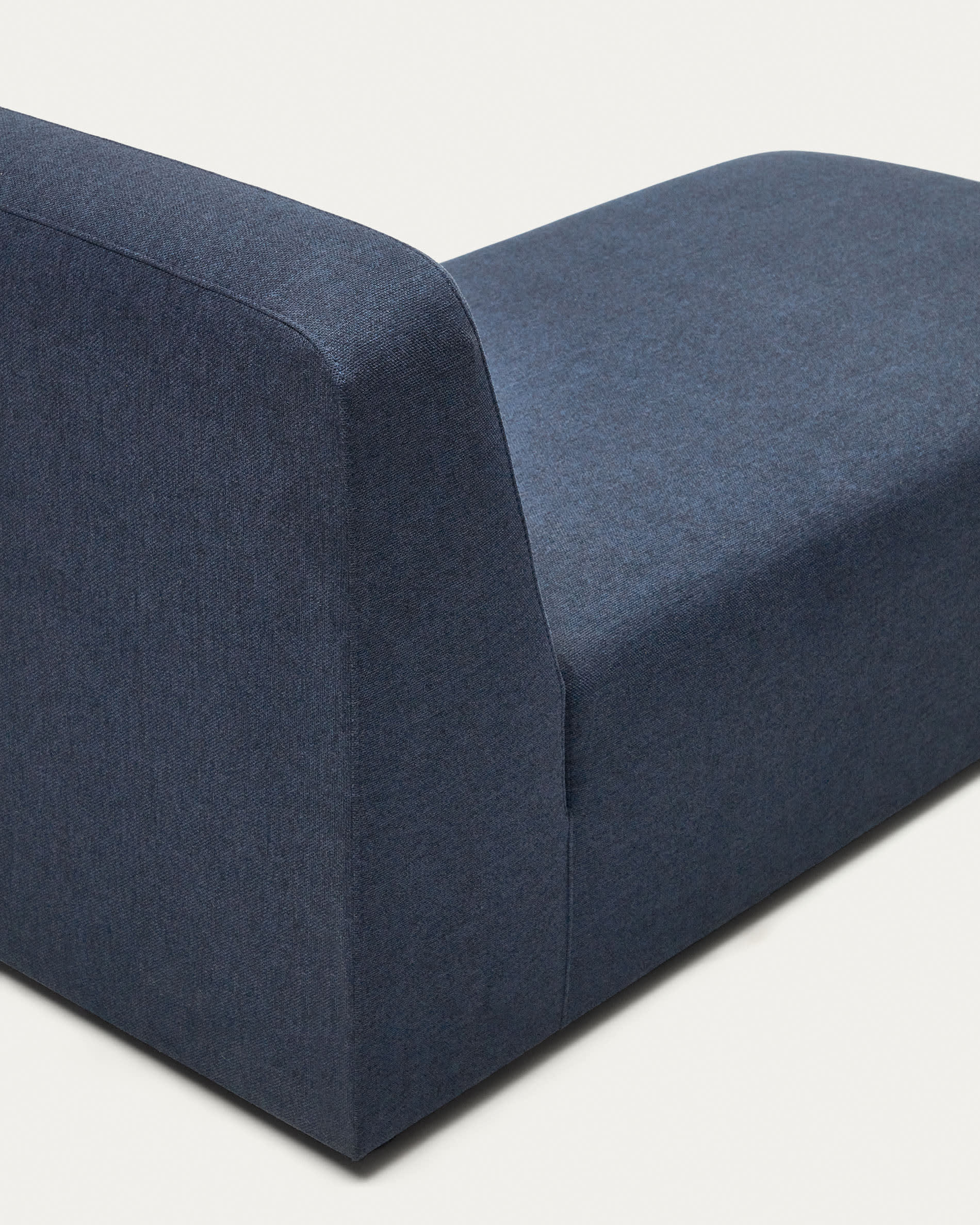 Neom Chaiselongue-Modul in Blau, 152x75 cm, FSC-zertifiziert, von Kave Home – modern, komfortabel und umweltfreundlich.