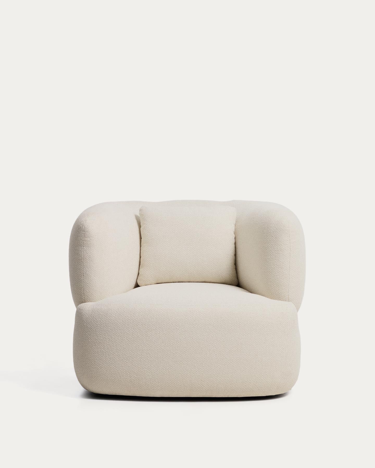 Schwer entflammbarer Sessel Martina mit Kissen aus Chenille in Ecru FSC Mix Credit in Ecru präsentiert im Onlineshop von KAQTU Design AG. Sessel ist von Kave Home