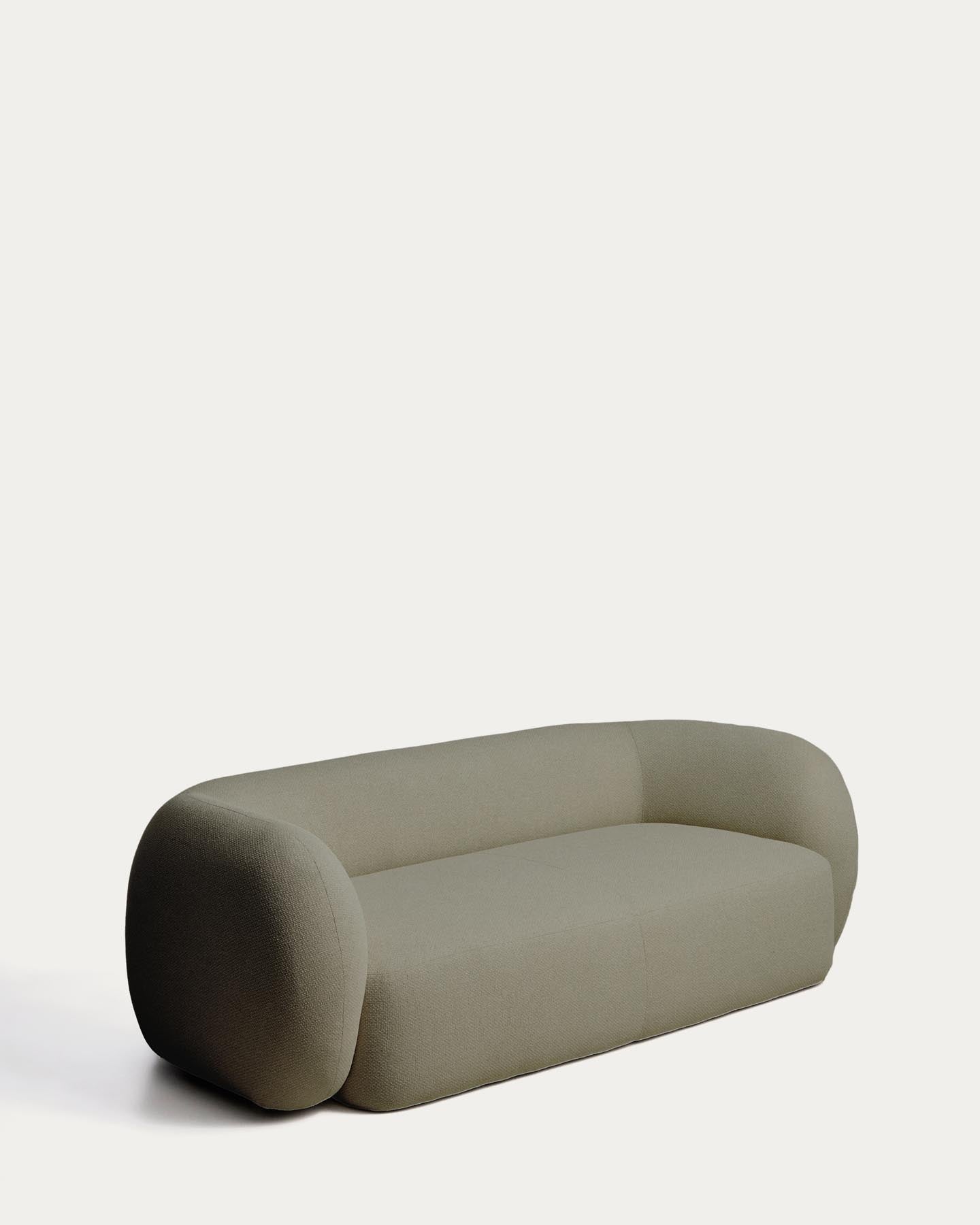 Schwer entflammbares 3-Sitzer-Sofa Martina in grüner Chenille 246 cm FSC Mix Credit in Grün präsentiert im Onlineshop von KAQTU Design AG. 3er Sofa ist von Kave Home