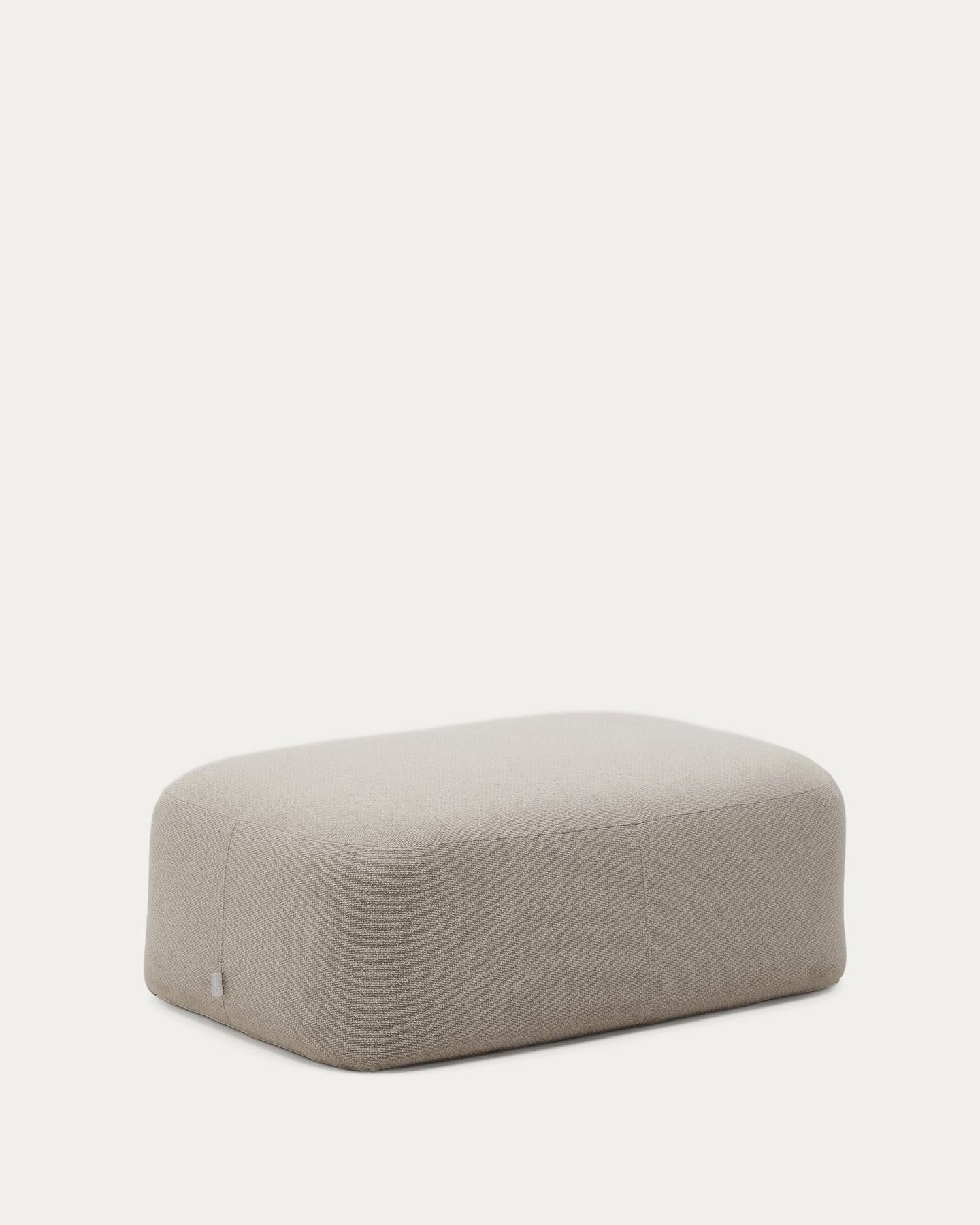 Fussablage Martina mit Chenille in Steinton 123 x 85 cm in Steinfarben präsentiert im Onlineshop von KAQTU Design AG. Pouf ist von Kave Home