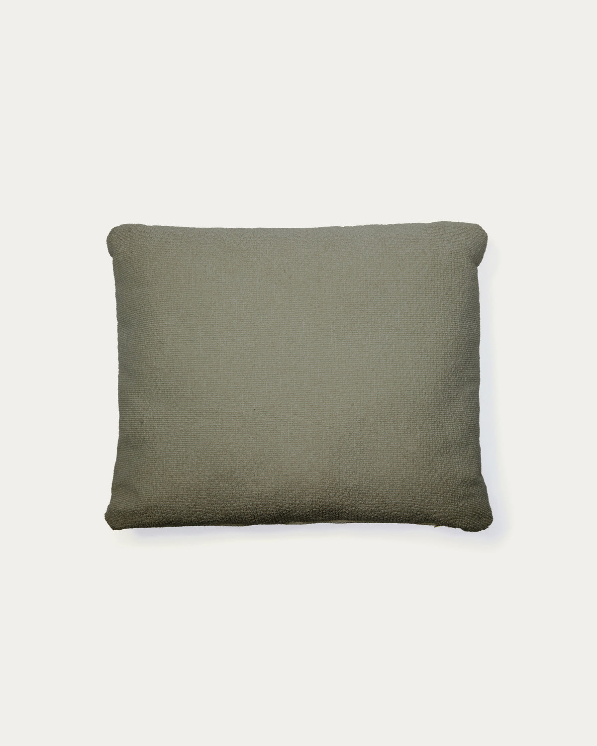 Kissen Martina mit Chenille in Grün 60 x 52 cm in Grün präsentiert im Onlineshop von KAQTU Design AG. Deko Kissen ist von Kave Home