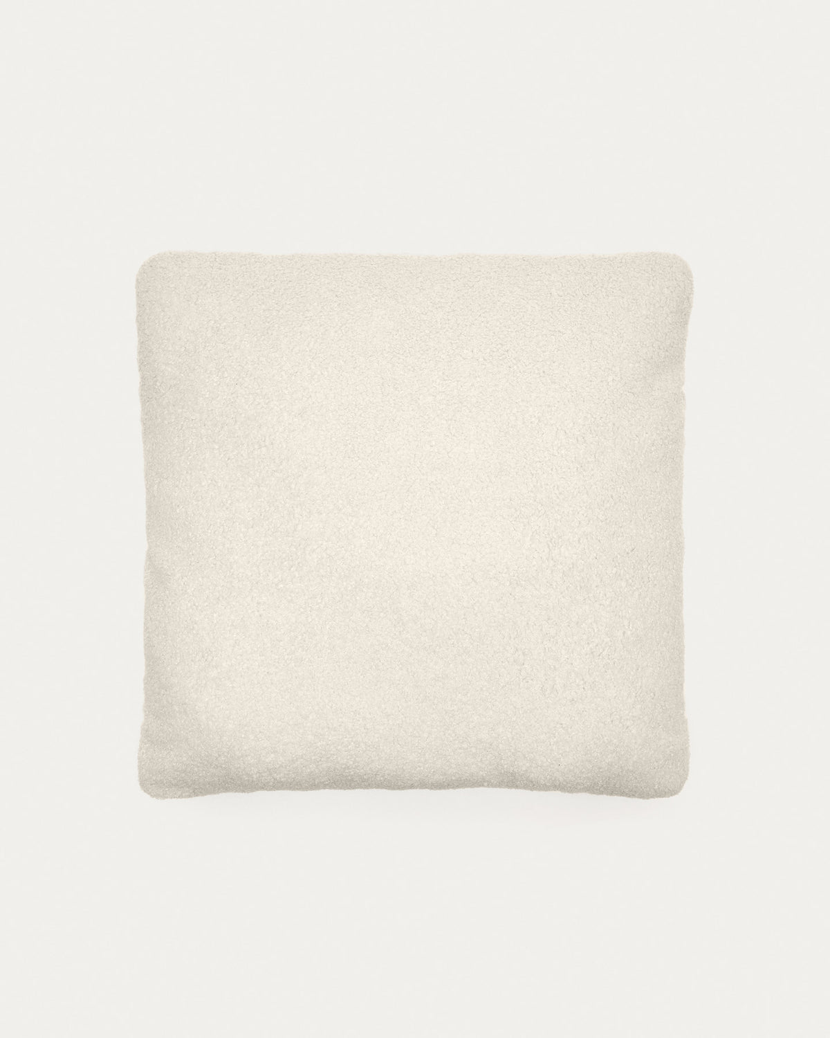 Kissen Martina in Bouclé in Ecru, 52 x 52 cm in Weiss präsentiert im Onlineshop von KAQTU Design AG. Deko Kissen ist von Kave Home