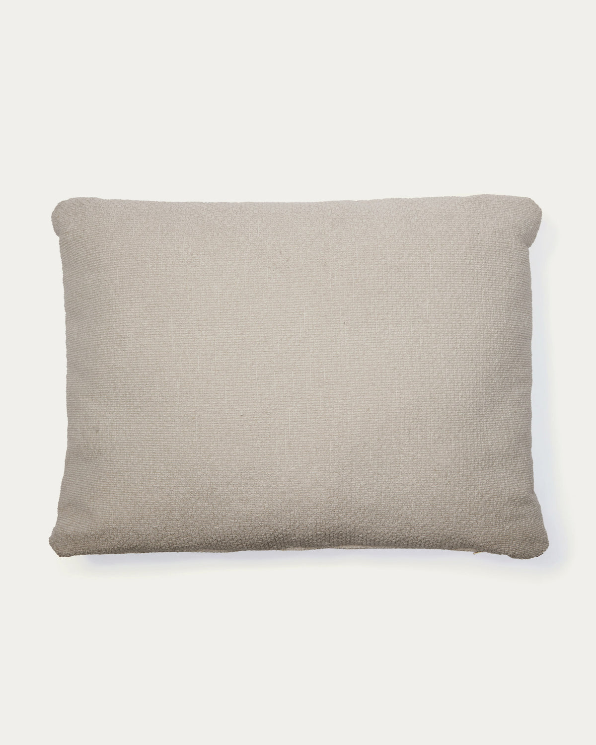 Kissen Martina mit Chenille in Steinton 47 x 36 cm in Steinfarben präsentiert im Onlineshop von KAQTU Design AG. Deko Kissen ist von Kave Home