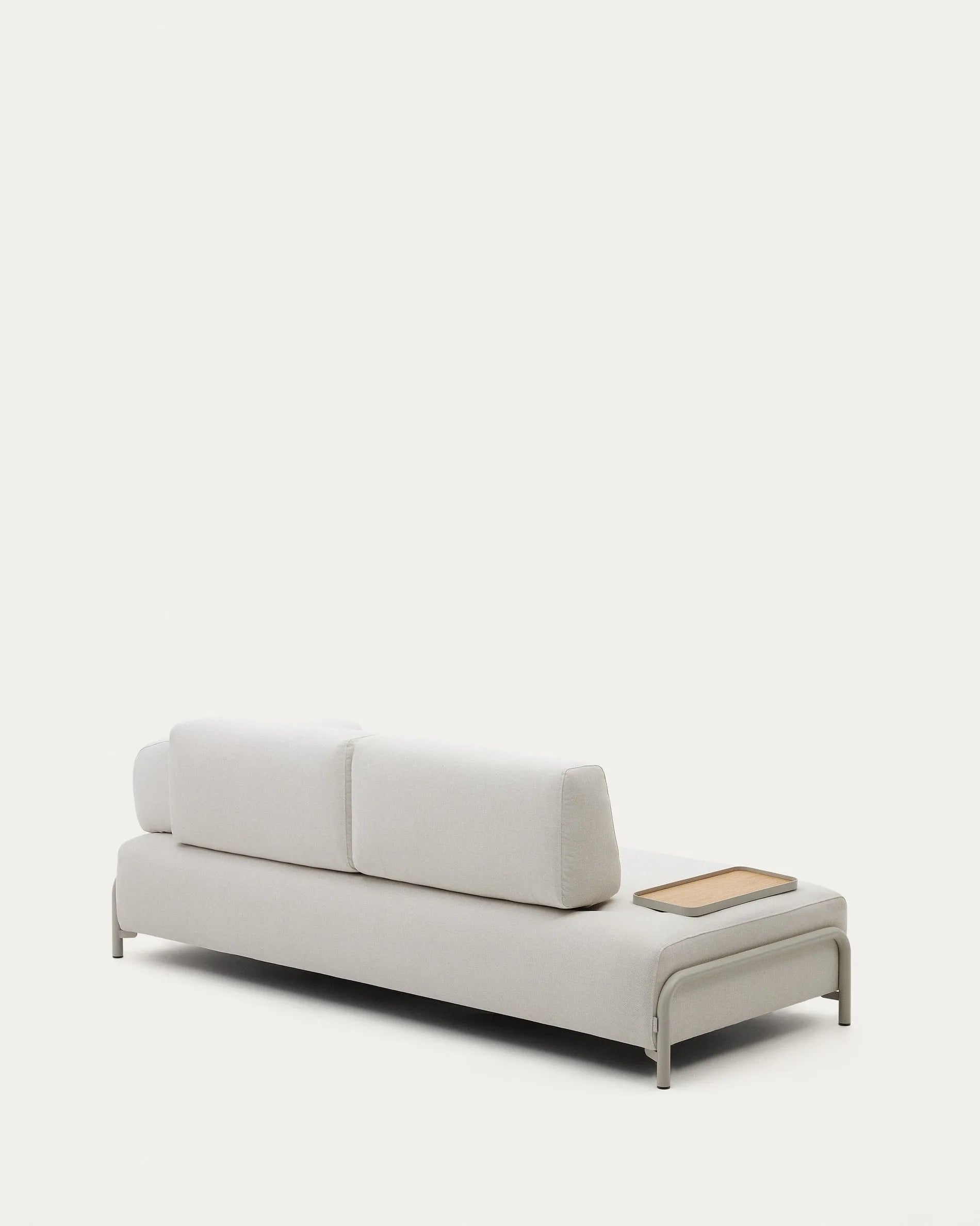 Elegantes 3-Sitzer-Sofa in Beige mit Eichenfurnier-Tablett und stabilem Metallgestell, ideal für stilvolle Entspannung.