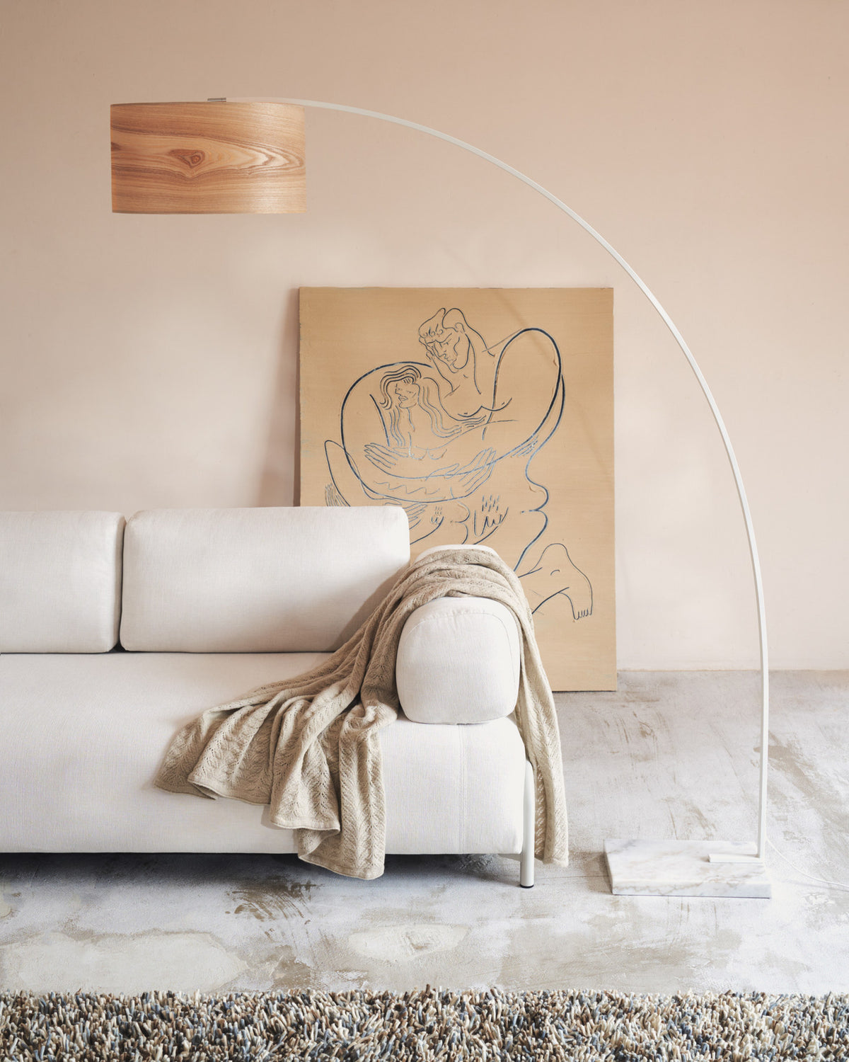 Compo 3-Sitzer-Sofa Beige, kleines Tablett Eichenfurnier und Metallgestell beige 232cm FSC Mix Credit in Beige präsentiert im Onlineshop von KAQTU Design AG. 3er Sofa ist von Kave Home