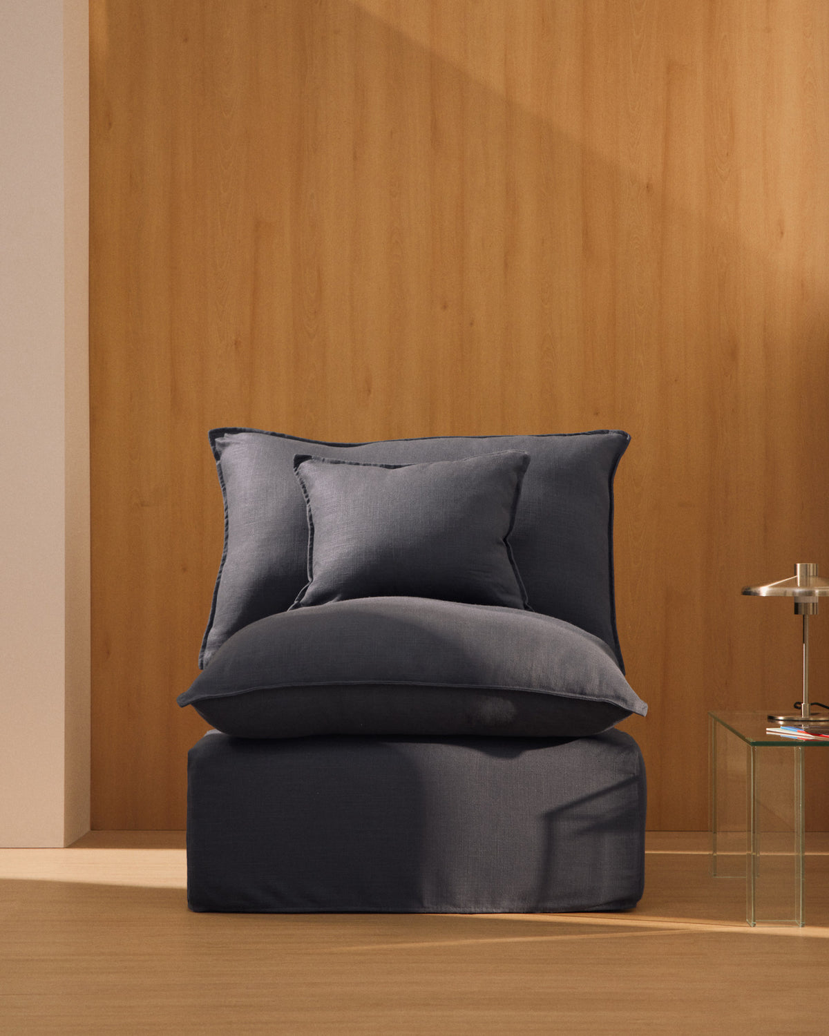 Sessel Anarela mit abnehmbarem Bezug aus Leinen und Viskose in Dunkelgrau, 90 cm, FSC Mix Credit in Dunkelgrau präsentiert im Onlineshop von KAQTU Design AG. Sessel ist von Kave Home