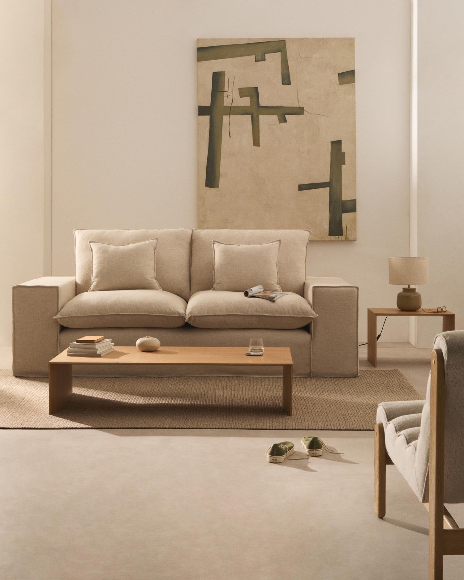 2-Sitzer Sofa Anarela mit abnehmbarem Bezug und beigen Leinenkissen 240 cm