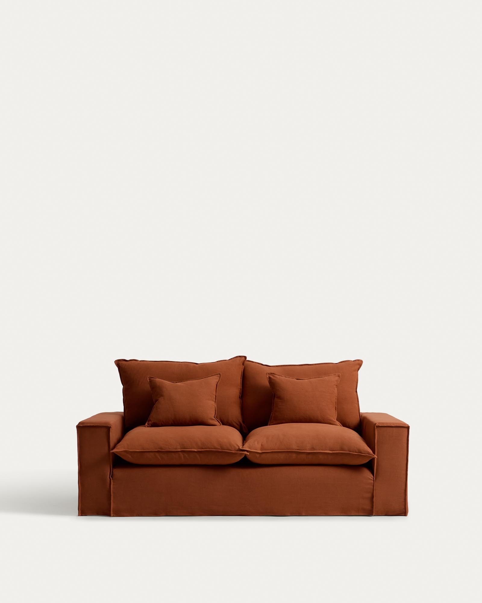 2-Sitzer-Sofa Anarela mit abnehmbarem Bezug aus Leinen in Terrakotta, 220 cm, FSC Mix Credit in Terrakotta präsentiert im Onlineshop von KAQTU Design AG. 2er Sofa ist von Kave Home