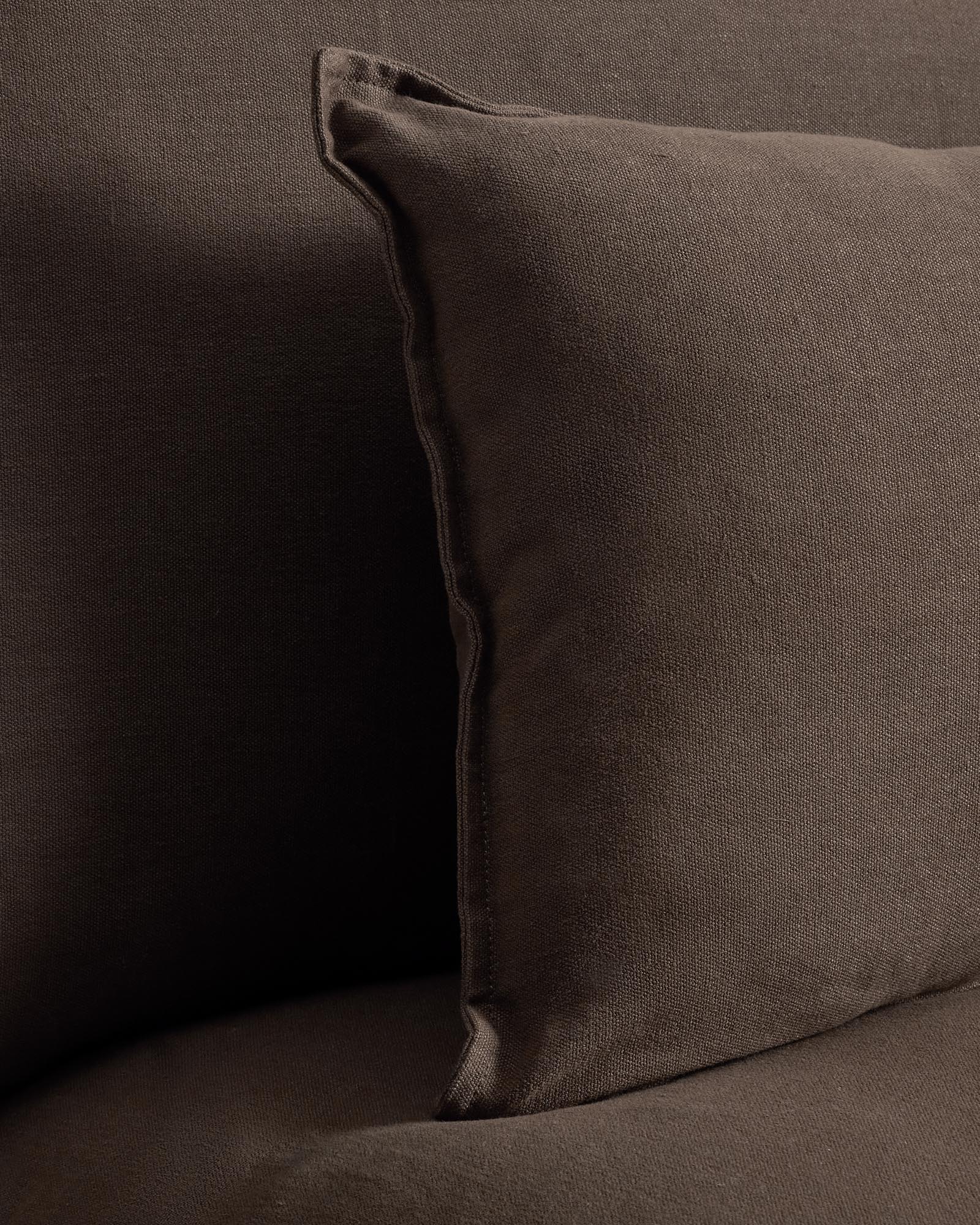 Stylisches 2-Sitzer-Modularsofa Anarela in taupe, aus hochwertigem Leinen mit abnehmbarem Bezug, ideal für zeitgemäße Einrichtungsideen.