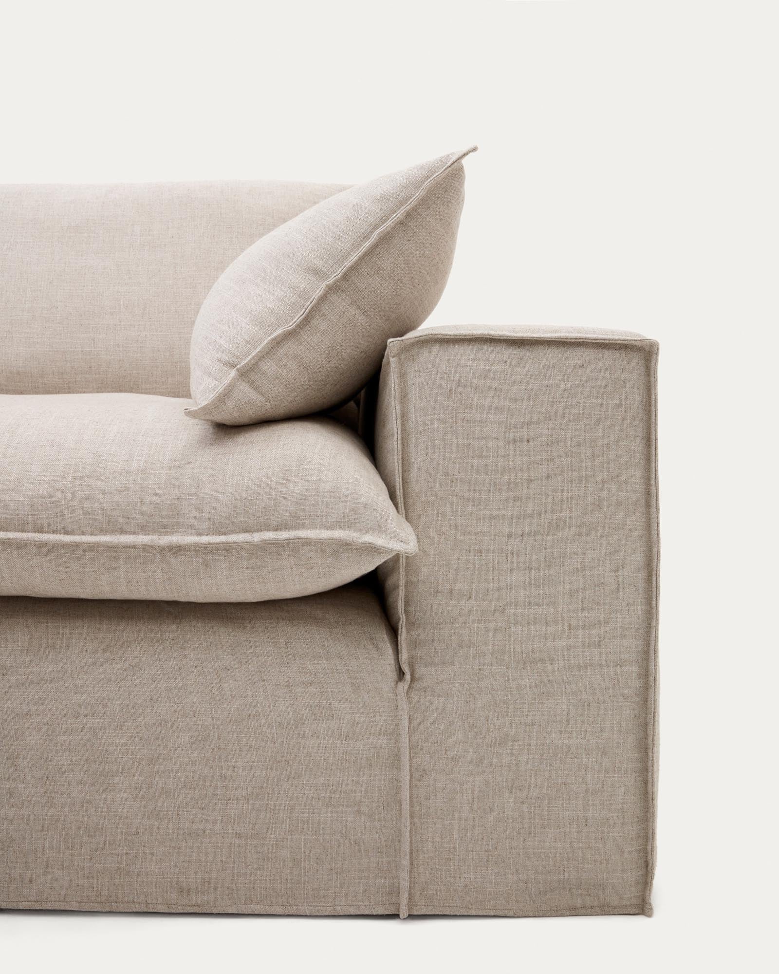 Beige 3-Sitzer-Sofa Anarela von Kave Home, 260 cm, mit abnehmbarem Leinen- und Viskosebezug, stilvolles Design für Ihr Zuhause.