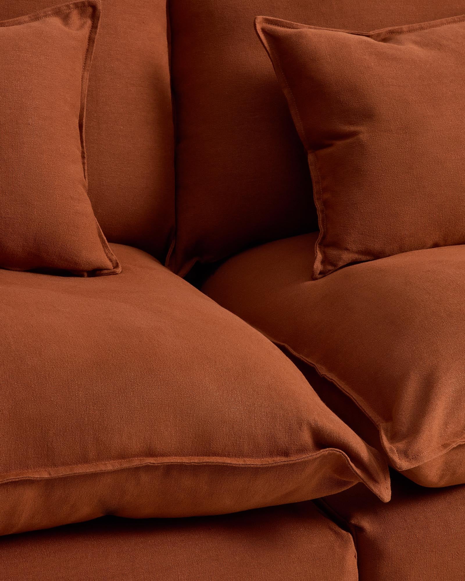 3-Sitzer-Modularsofa Anarela mit abnehmbarem Bezug aus Leinen in Terrakotta, 220 cm, FSC Mix Credit in Terrakotta präsentiert im Onlineshop von KAQTU Design AG. 3er Sofa ist von Kave Home