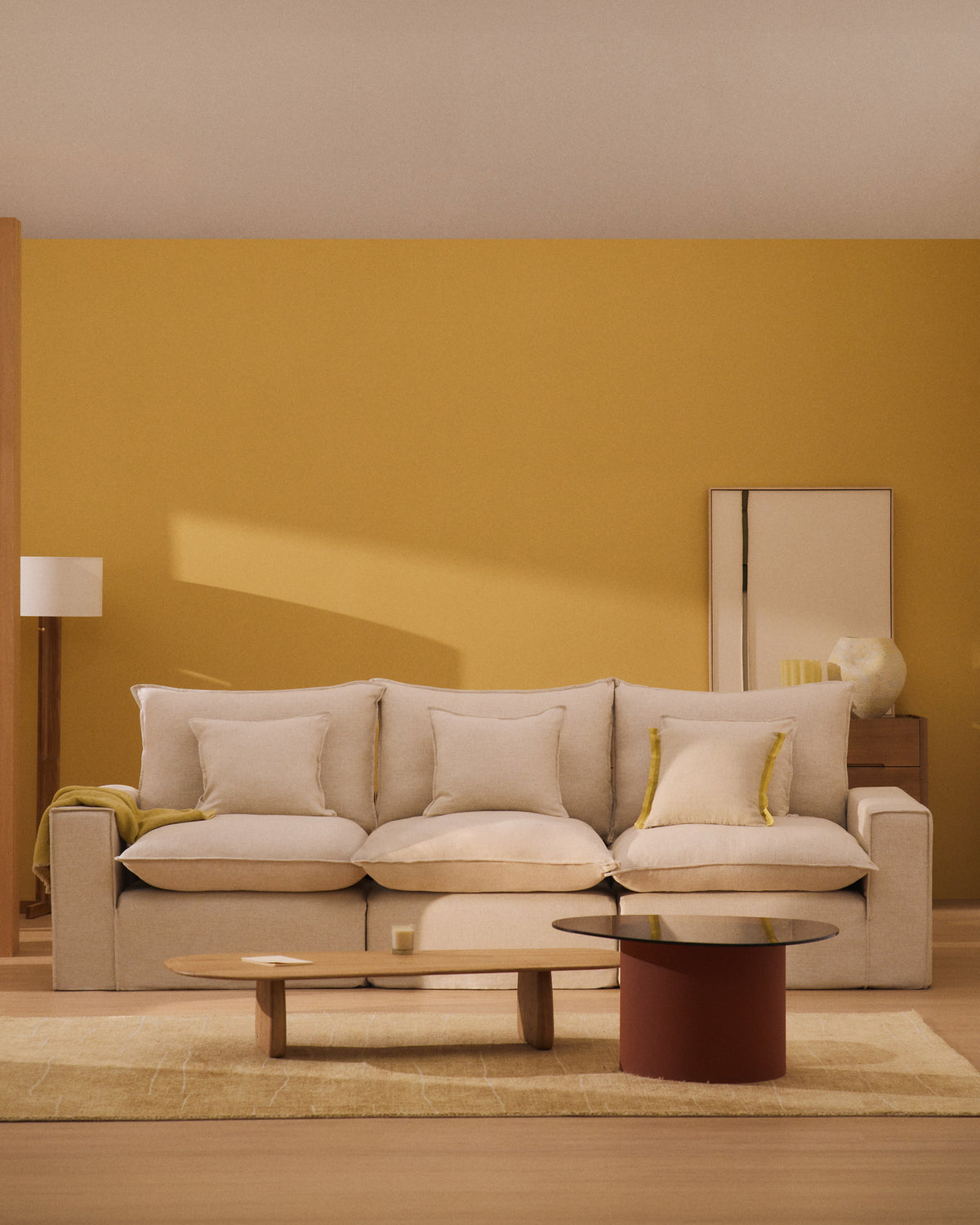 3-Sitzer-Modularsofa Anarela mit abnehmbarem Bezug aus Leinen und Viskose in Beige, 310 cm, FSC Mix Credit in Beige präsentiert im Onlineshop von KAQTU Design AG. 3er Sofa ist von Kave Home