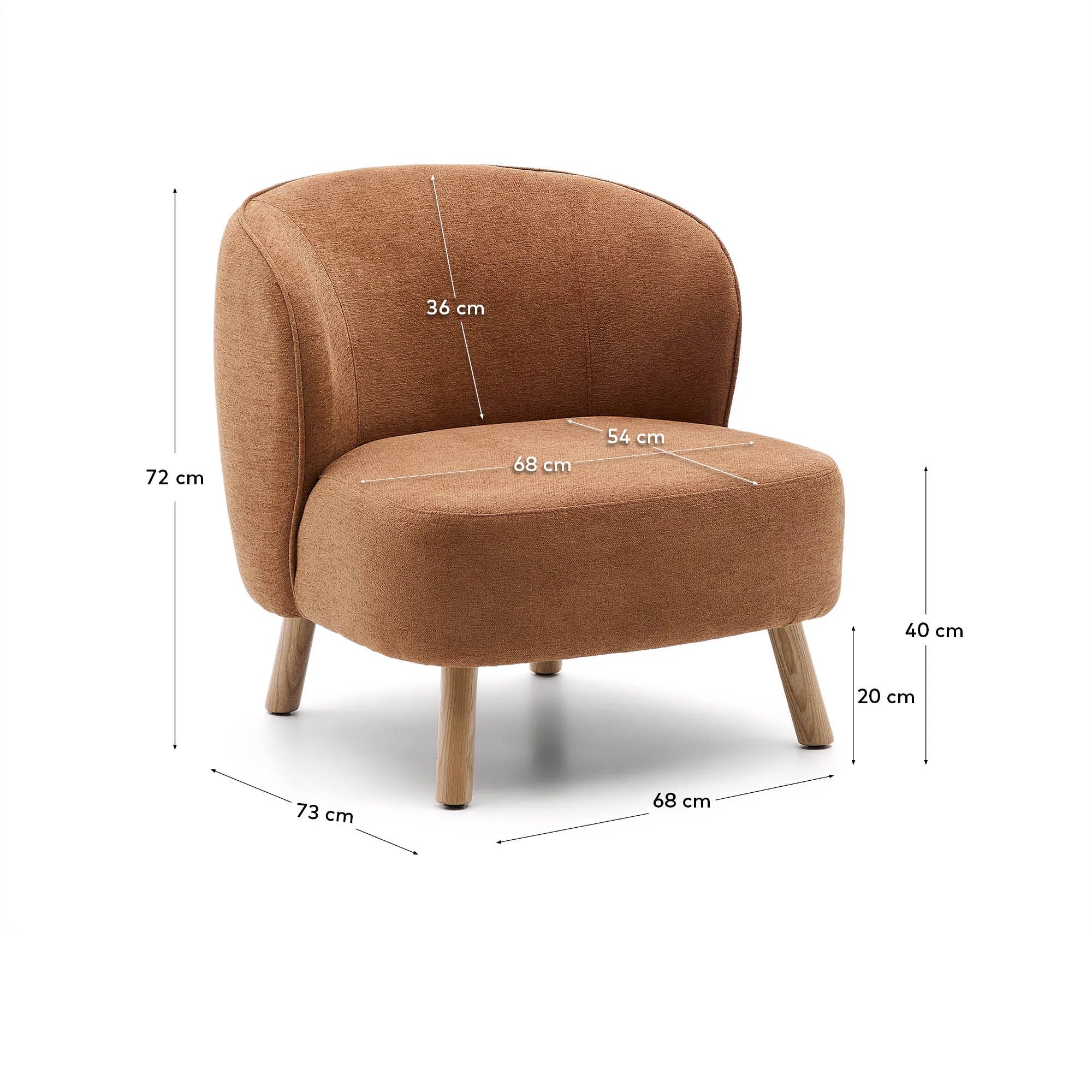 Der Sessel Ulit besticht durch terrakottafarbene Chenille und elegante Buchenholzbeine, ideal für stilvolle Entspannung.