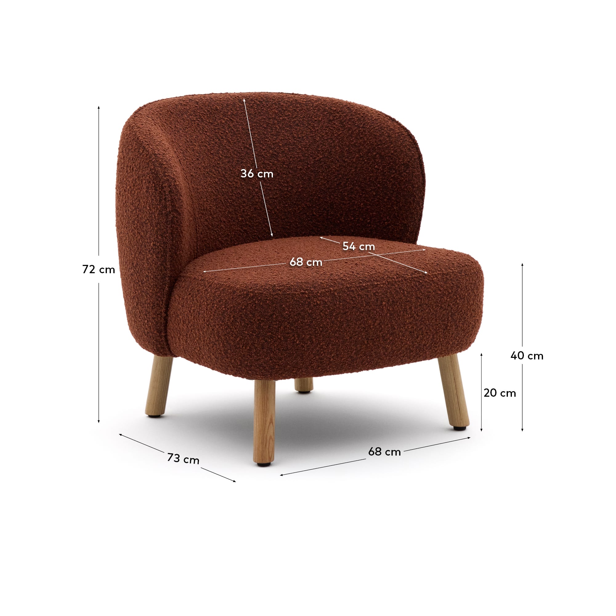 Sessel Ulit: Terrakottafarbenes Schaffell, massive Buchenholzbeine mit natürlichem Finish, stilvoll und komfortabel.